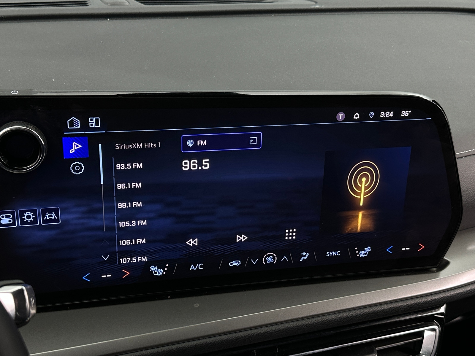 Thumbnail: 2024 Chevrolet Traverse - 4