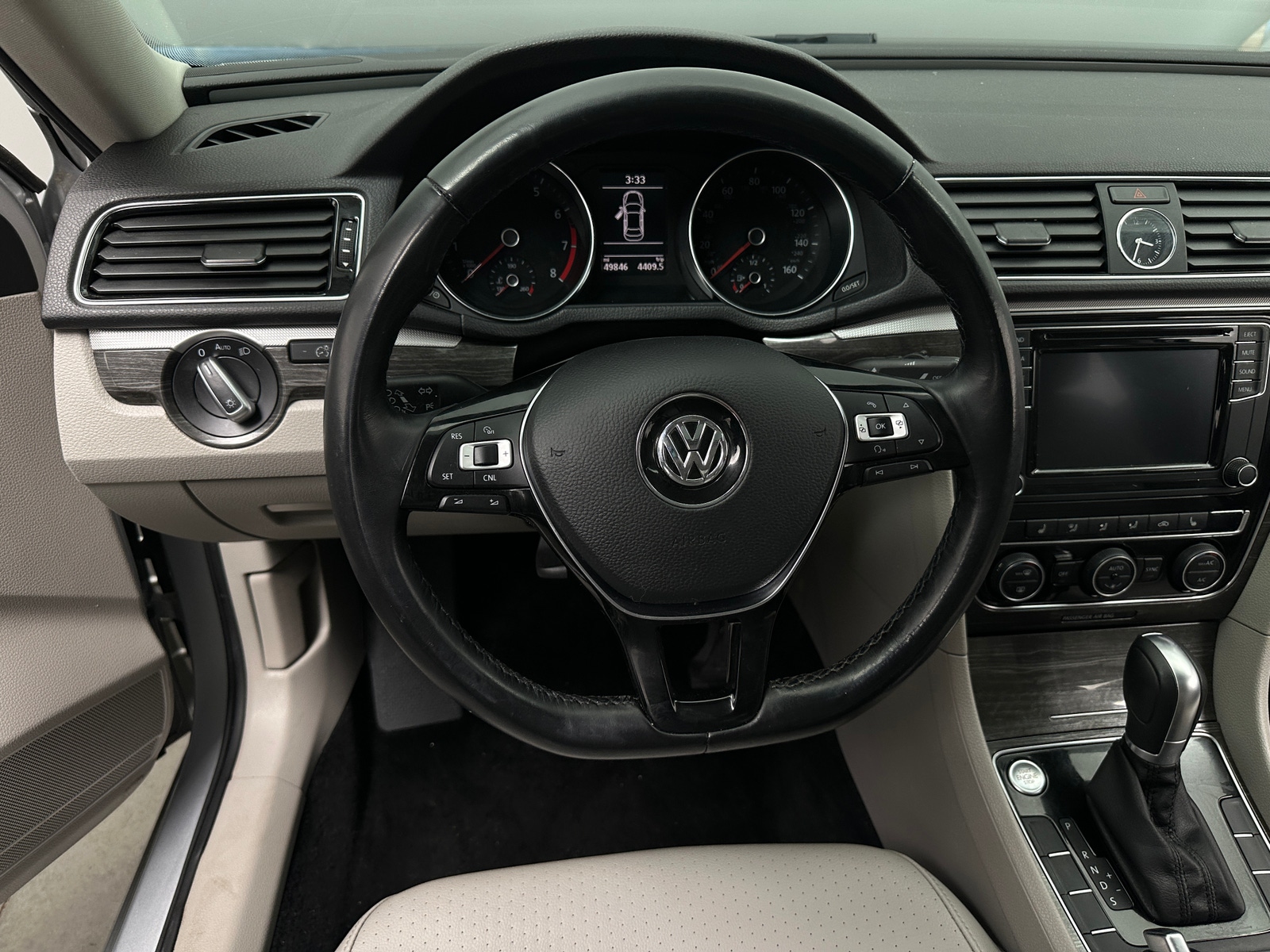 Thumbnail: 2017 Volkswagen Passat - 4