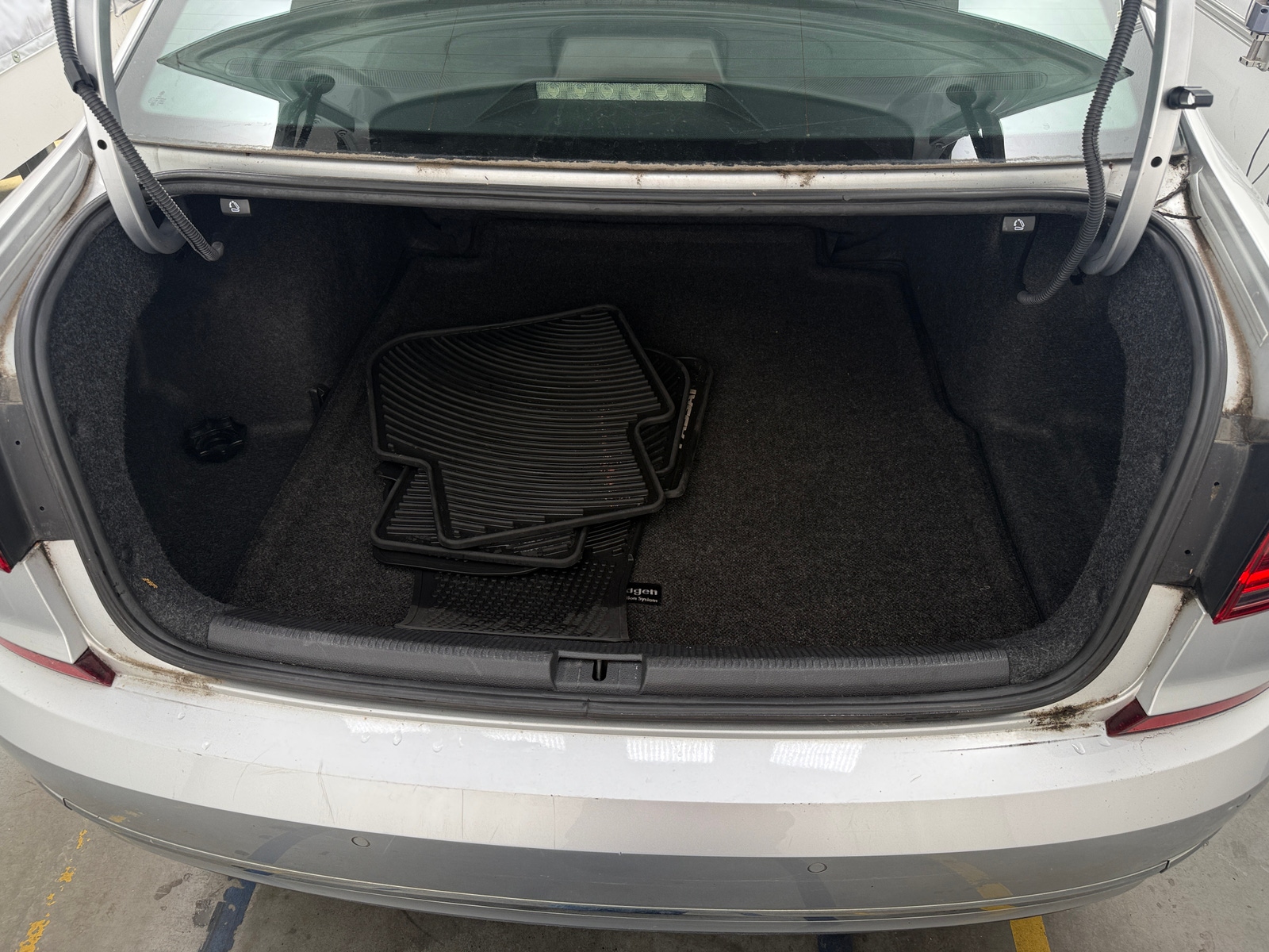 Thumbnail: 2017 Volkswagen Passat - 6