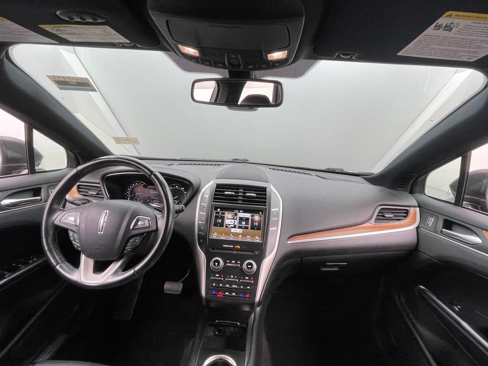 Thumbnail: 2017 Lincoln MKC - 2