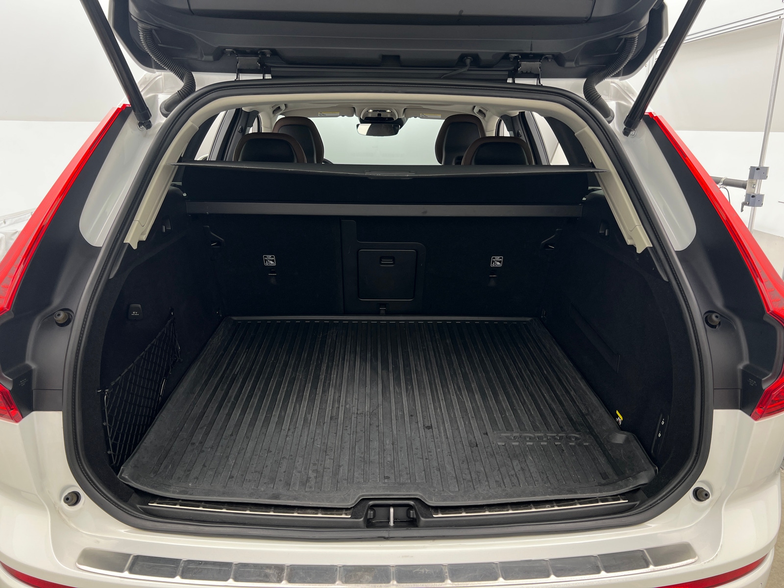 Thumbnail: 2018 Volvo XC60 - 6