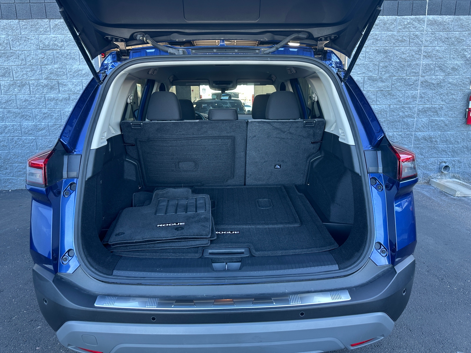 Thumbnail: 2023 Nissan Rogue - 7