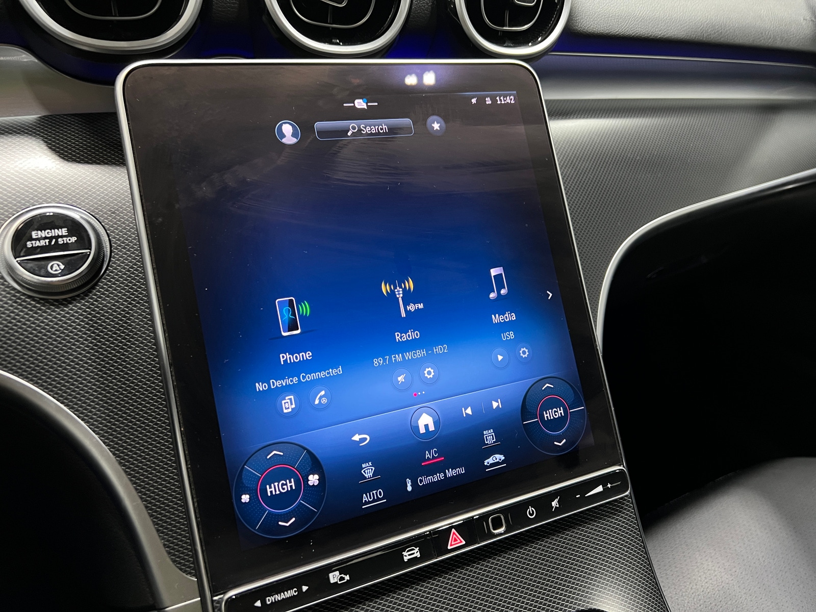 Thumbnail: 2024 Mercedes-Benz C-Class - 3