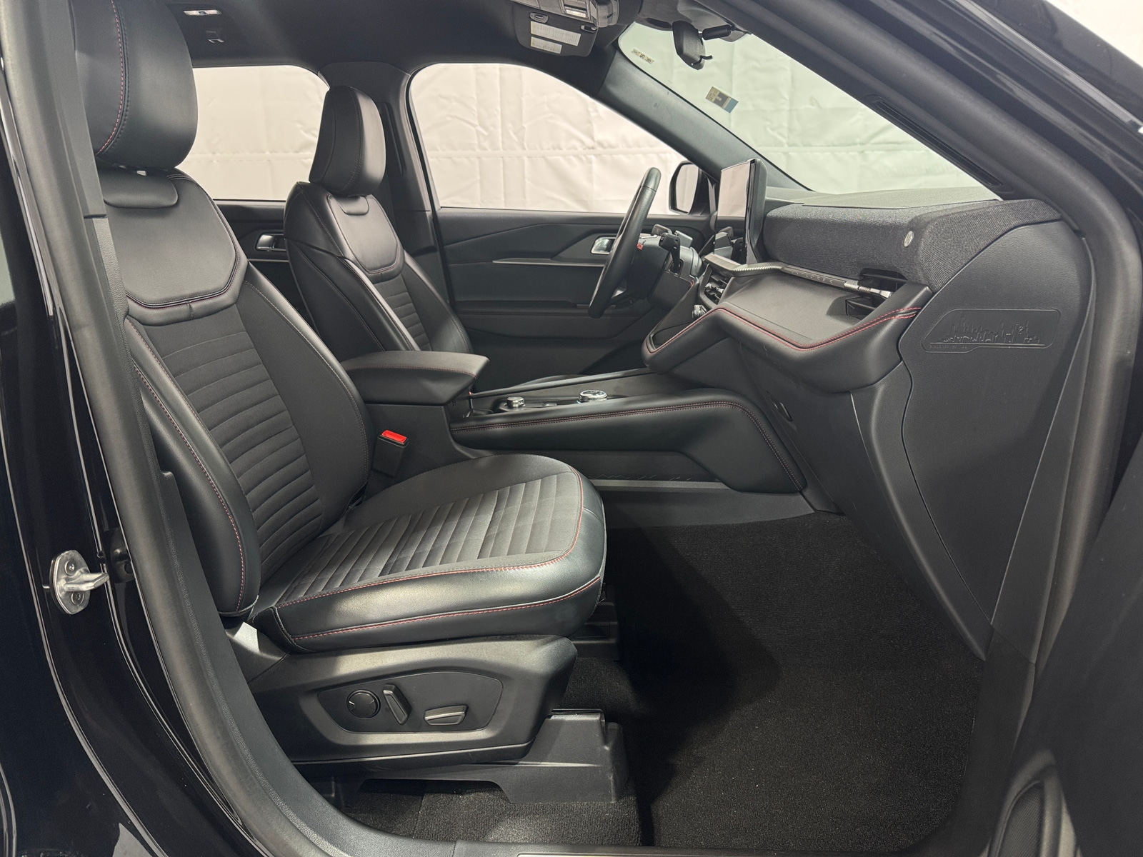 Thumbnail: 2025 Ford Explorer - 2