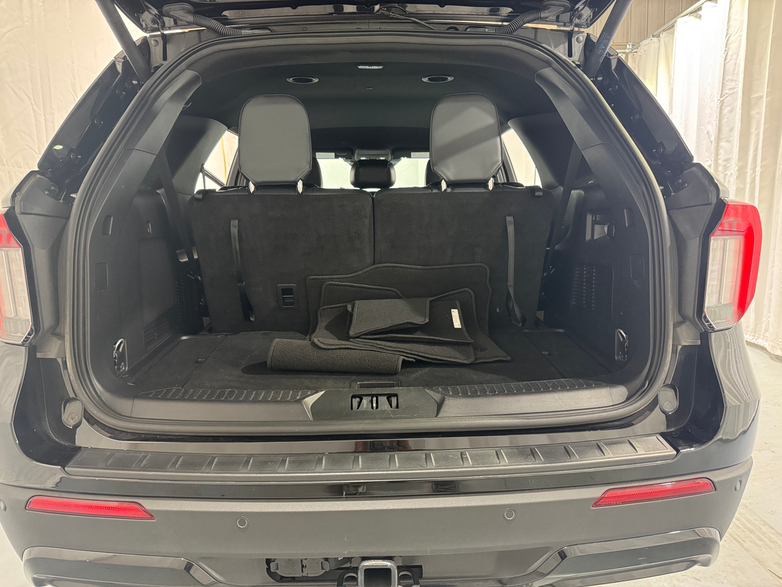 Thumbnail: 2025 Ford Explorer - 7