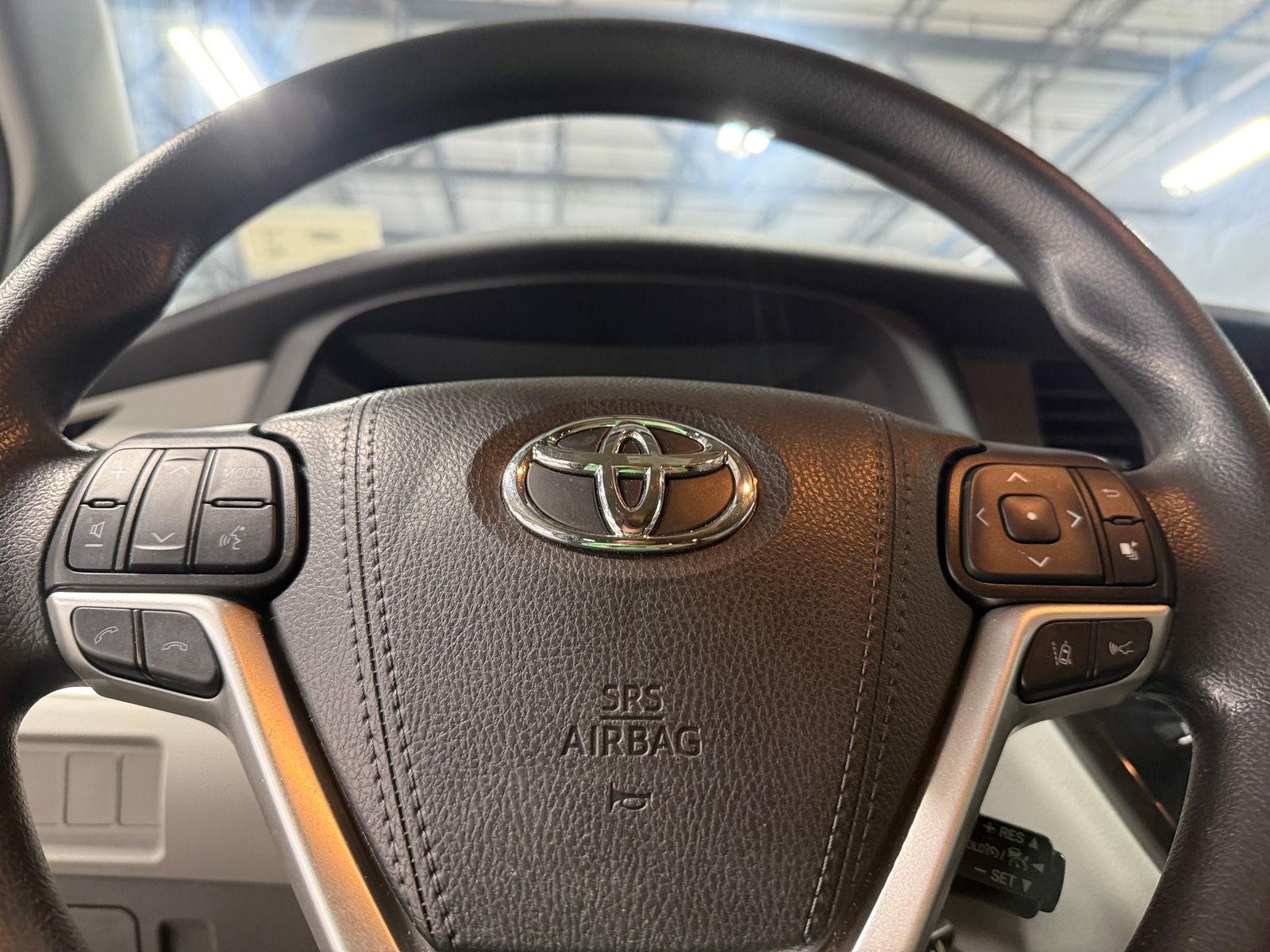 Thumbnail: 2020 Toyota Sienna - 5