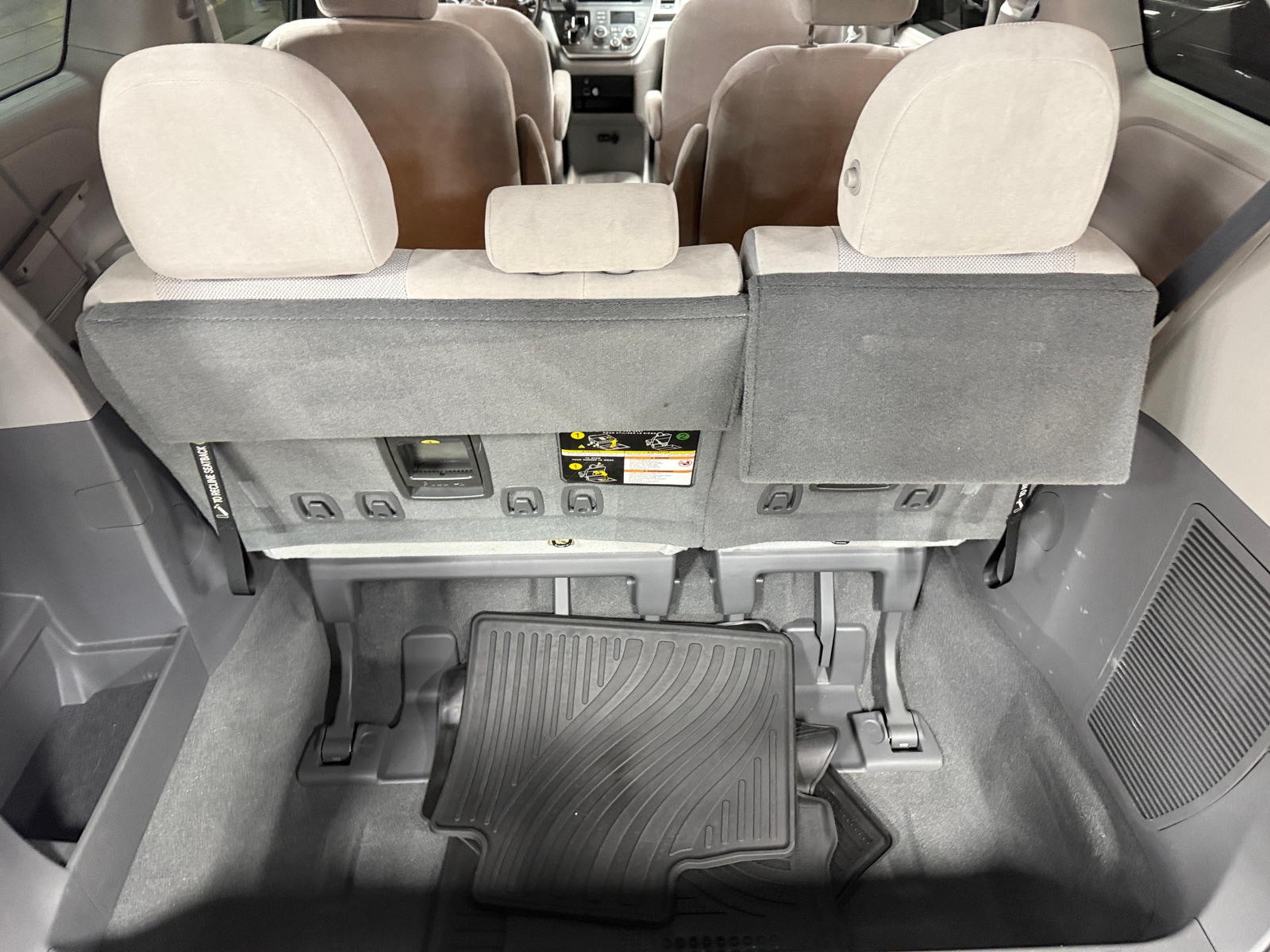 Thumbnail: 2020 Toyota Sienna - 7