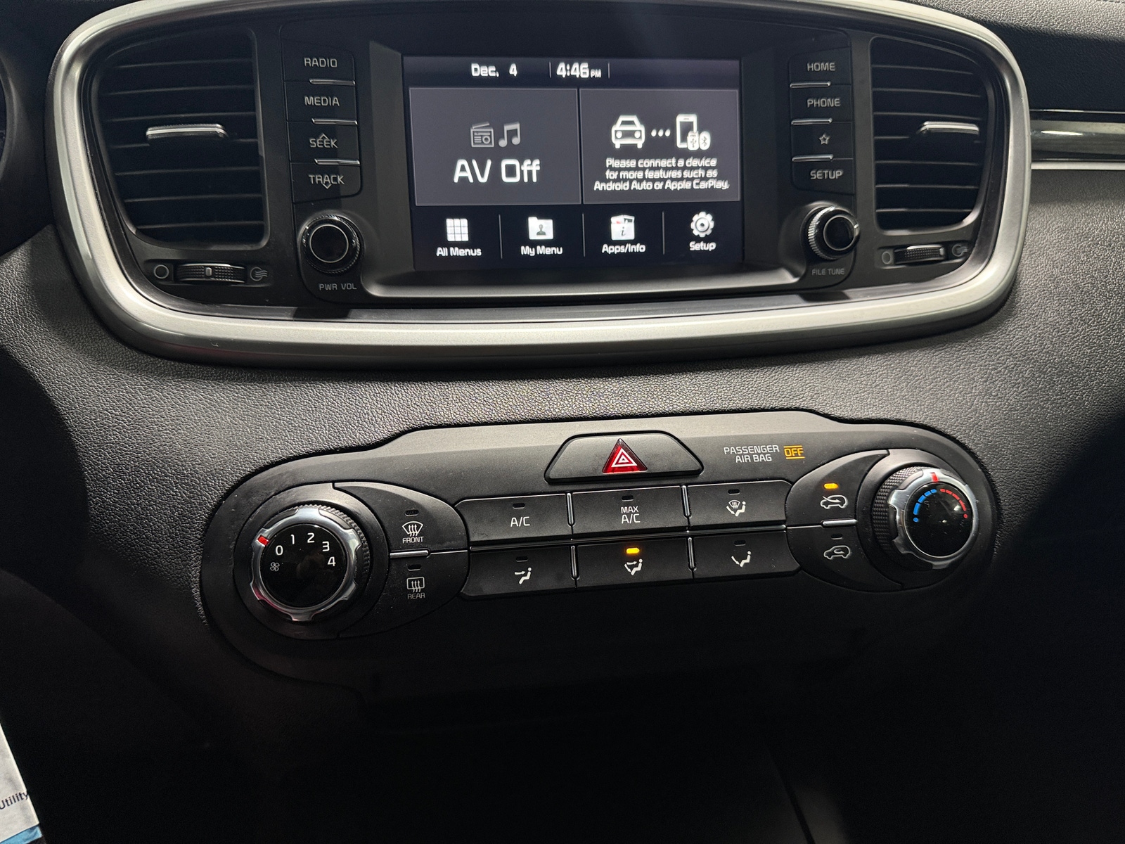 Thumbnail: 2020 Kia Sorento - 4