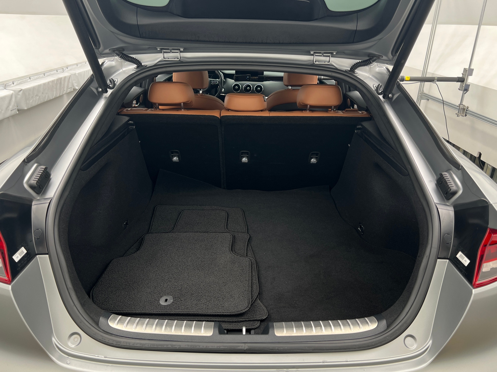 Thumbnail: 2023 Kia Stinger - 6