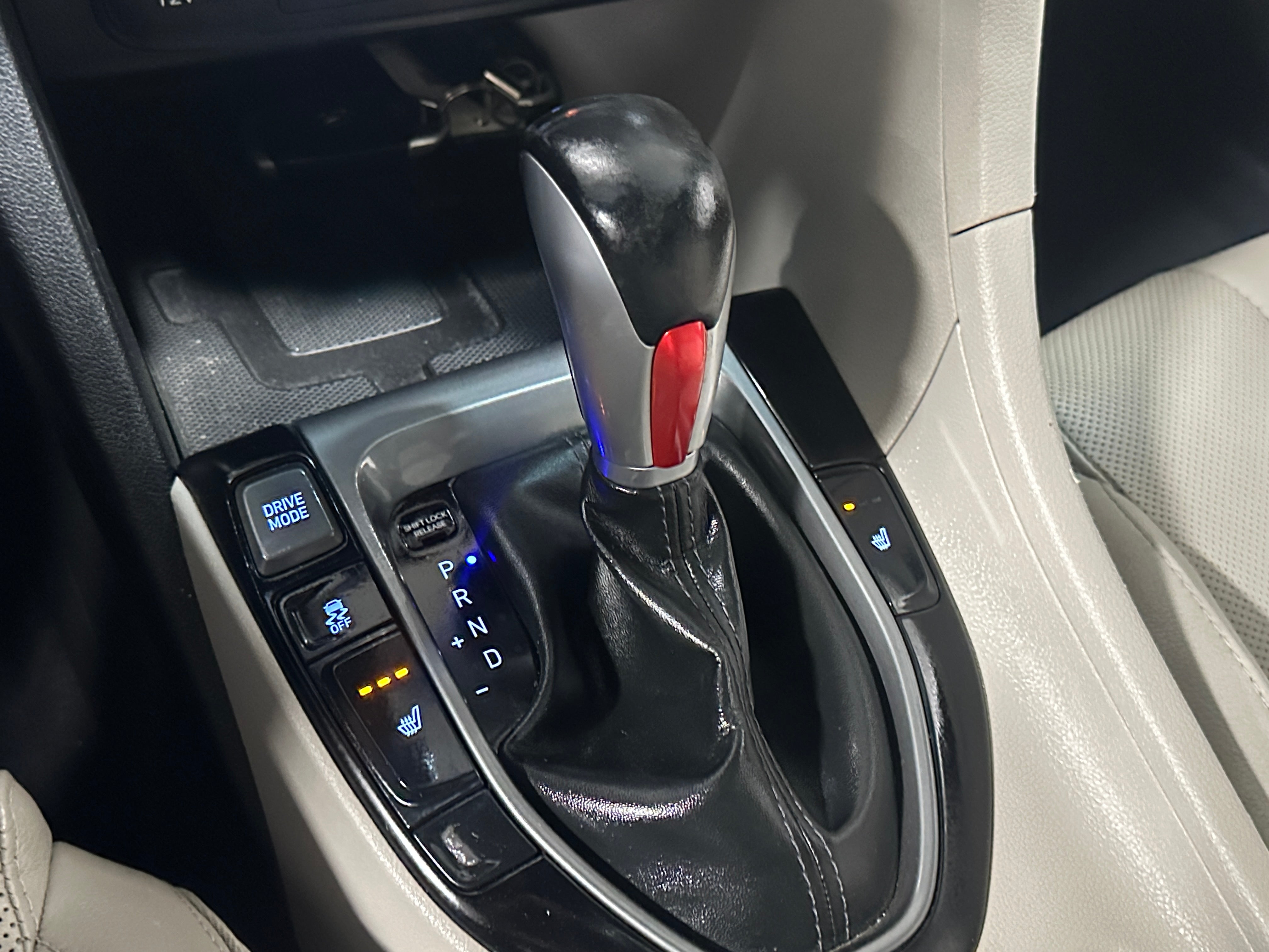 2019 Hyundai Veloster