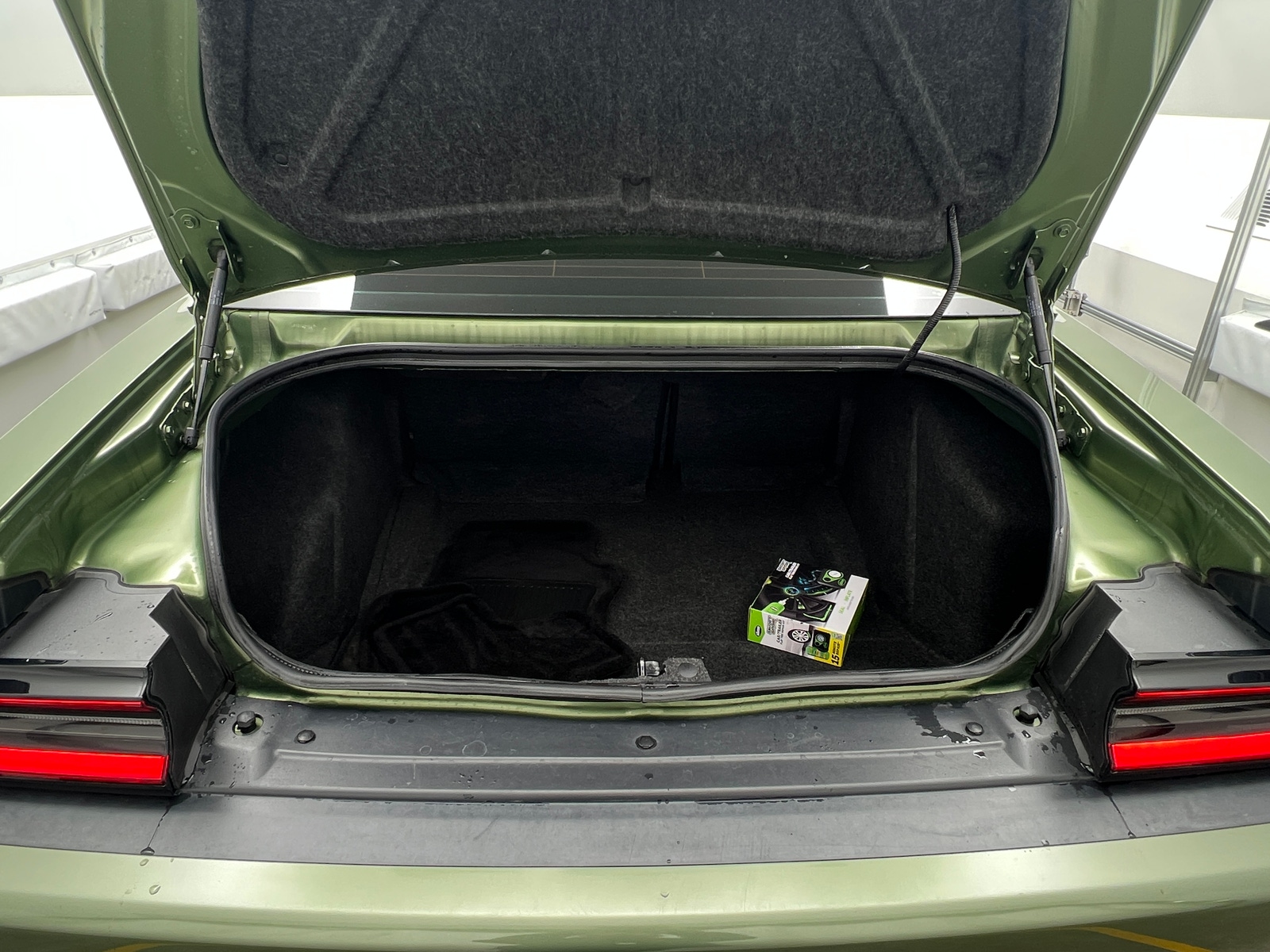 Thumbnail: 2018 Dodge Challenger - 6