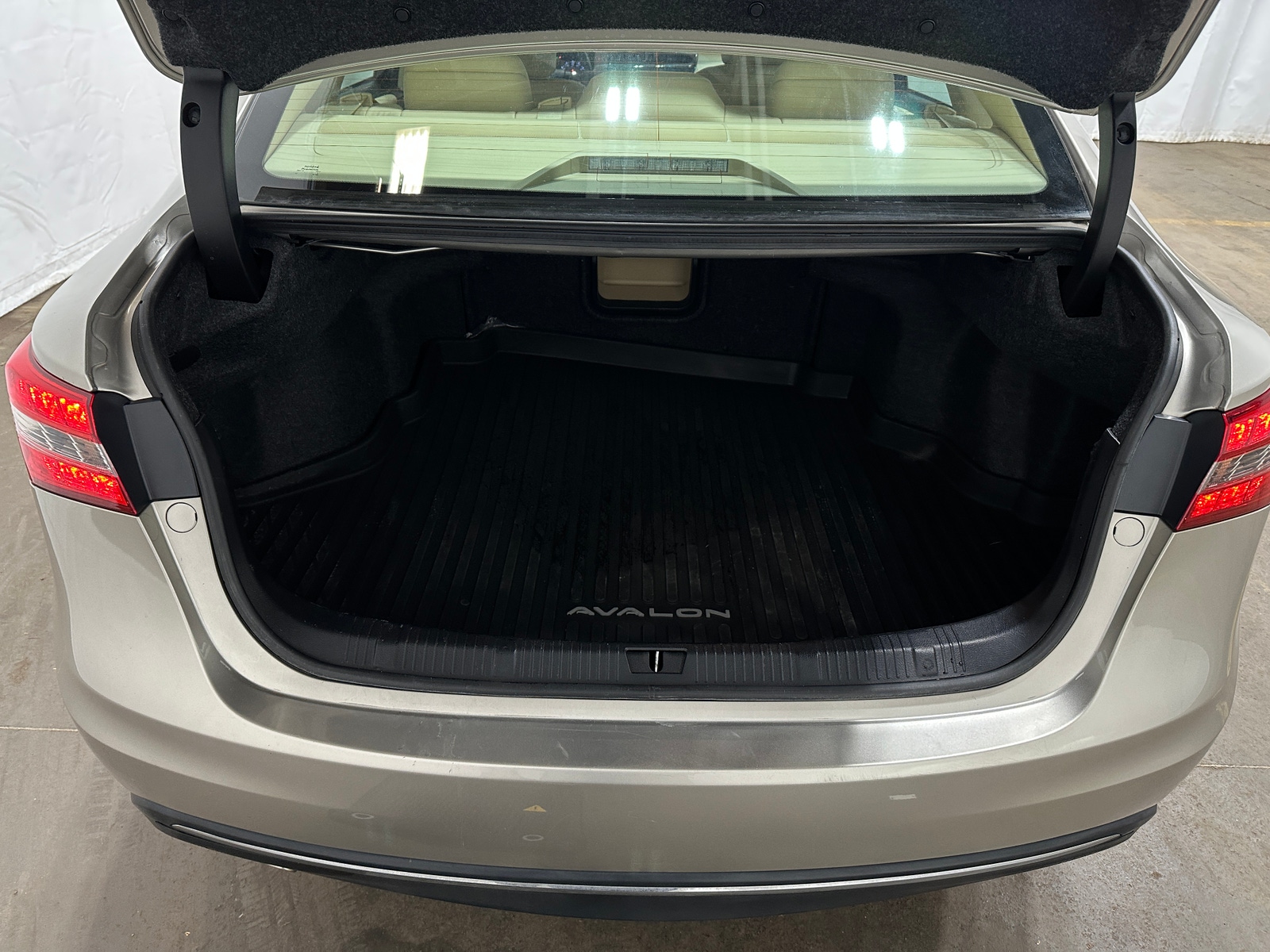 Thumbnail: 2018 Toyota Avalon - 6