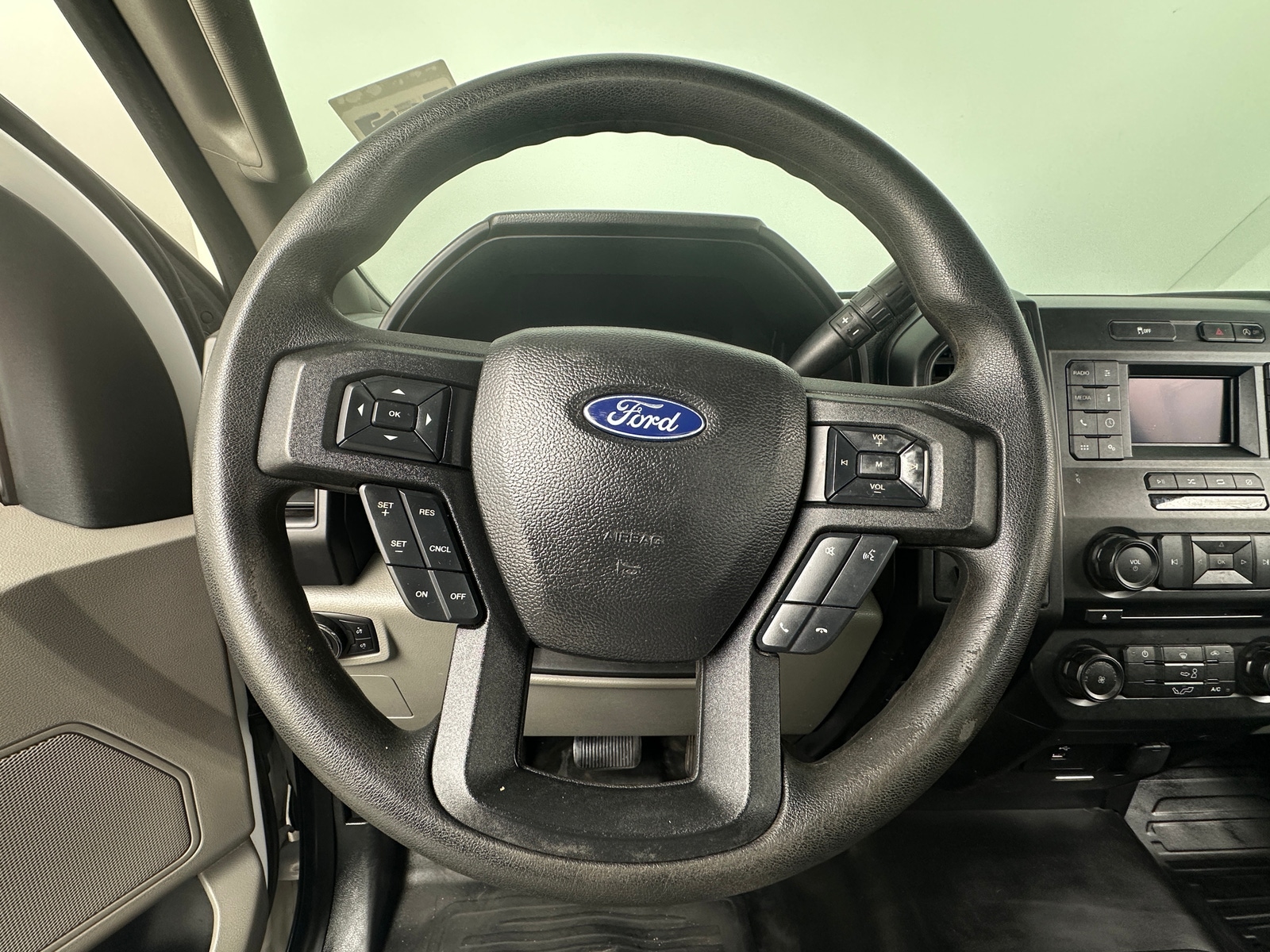 Thumbnail: 2018 Ford Econoline - 5