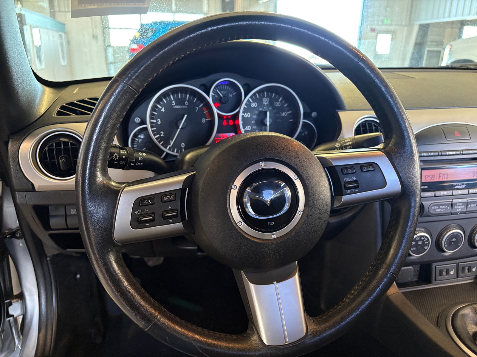 Thumbnail: 2010 Mazda MX-5 Miata - 4