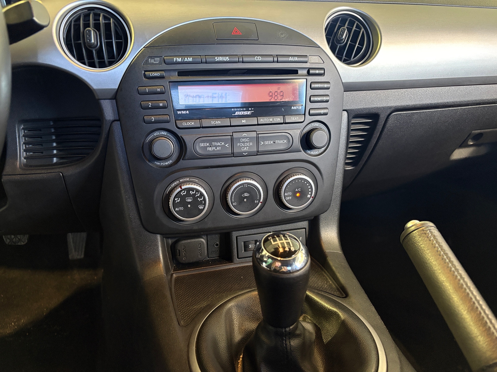 Thumbnail: 2010 Mazda MX-5 Miata - 3