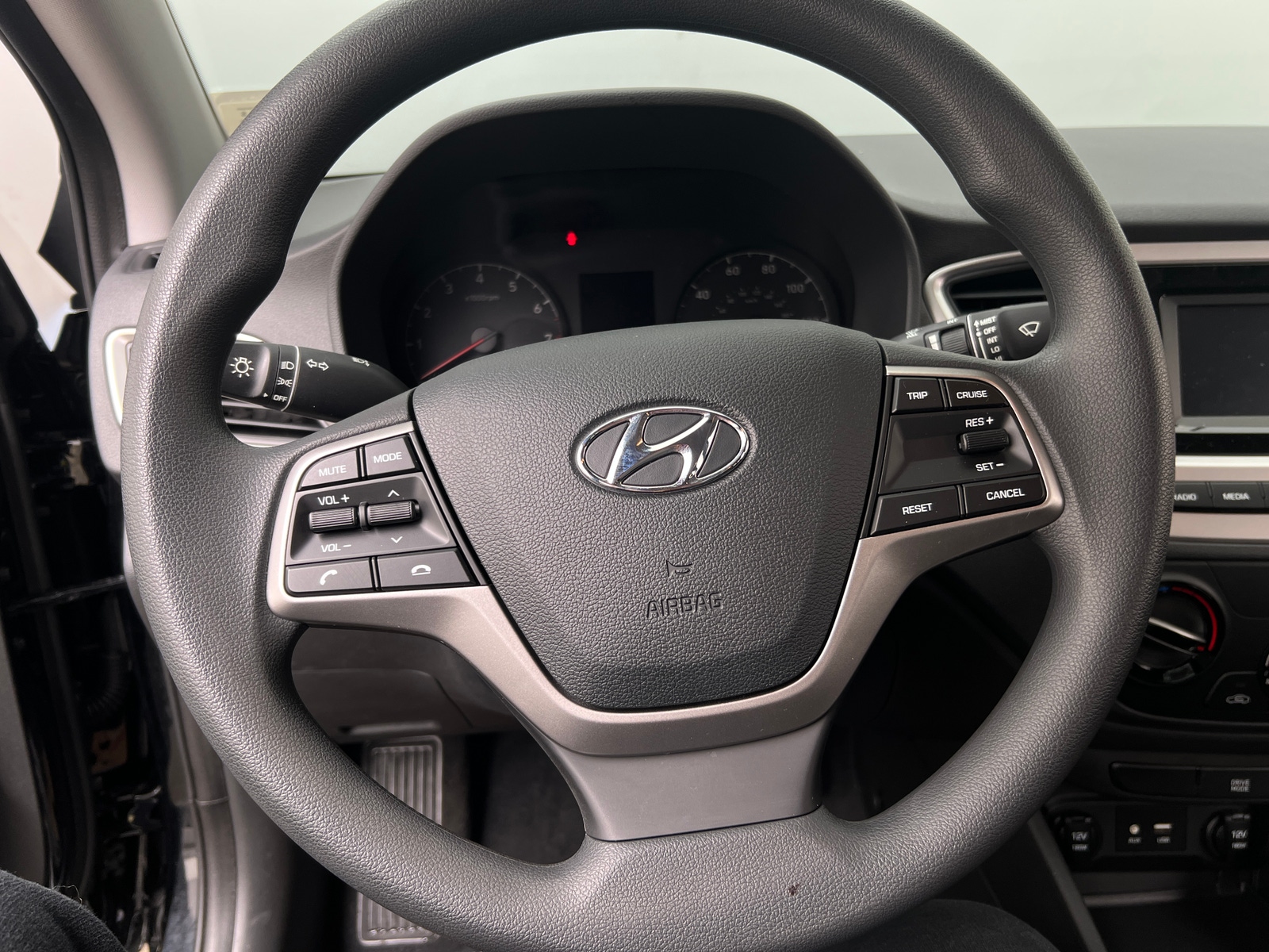 Thumbnail: 2022 Hyundai Accent - 5