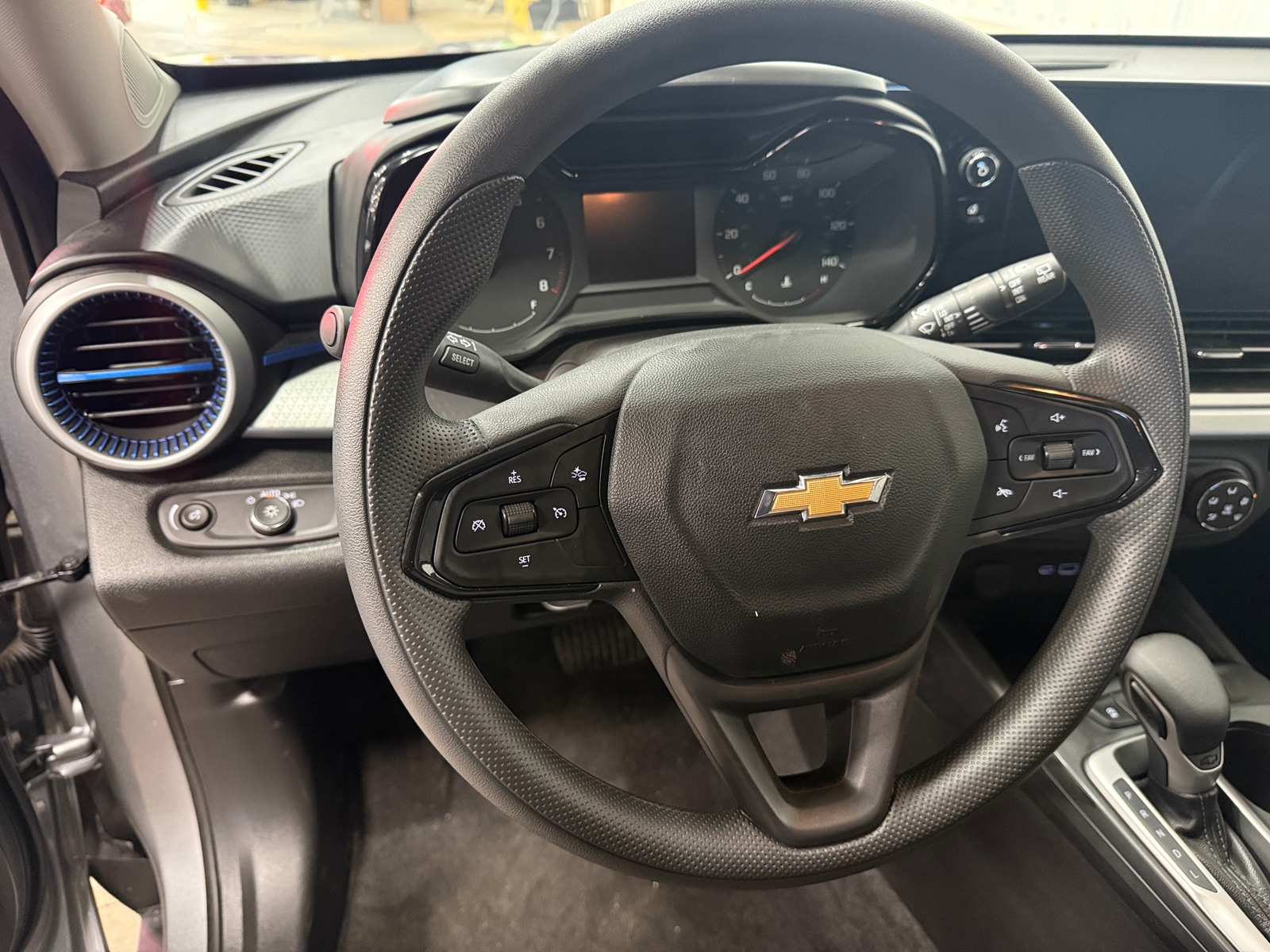 Thumbnail: 2025 Chevrolet Trax - 5