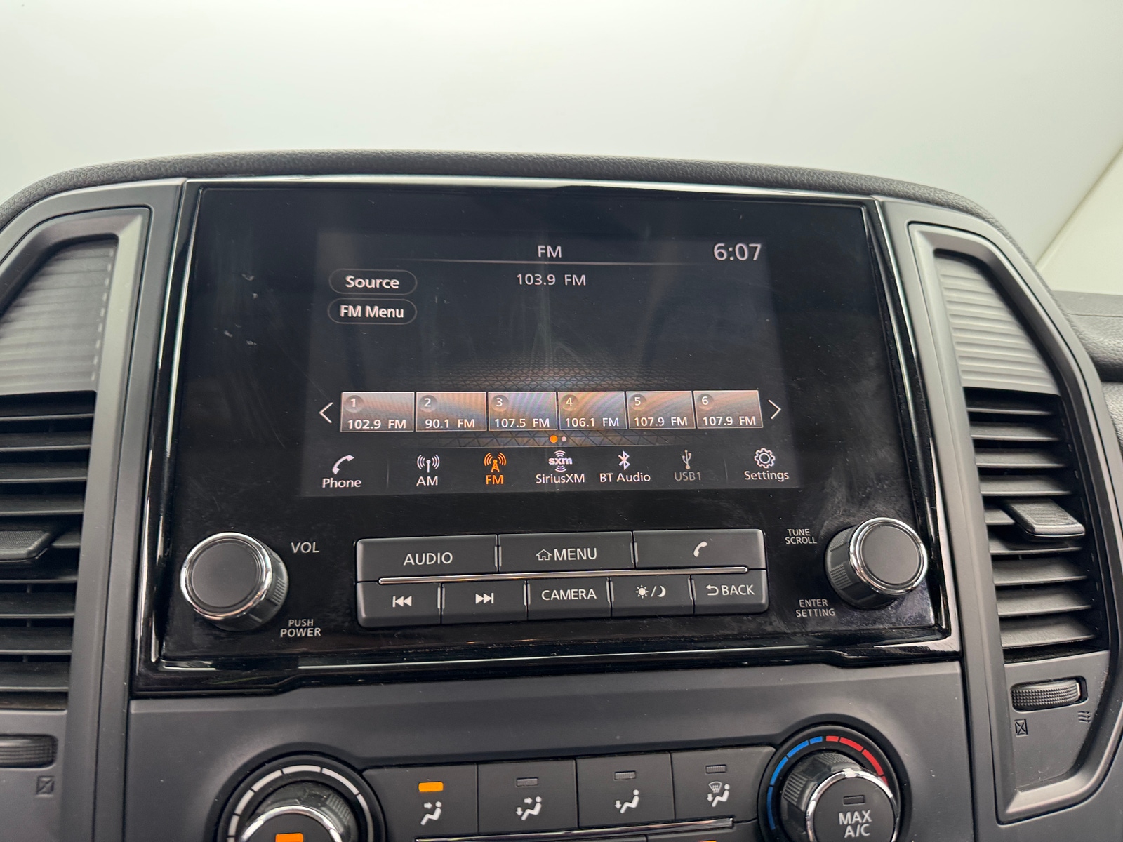 Thumbnail: 2022 Nissan Titan - 4