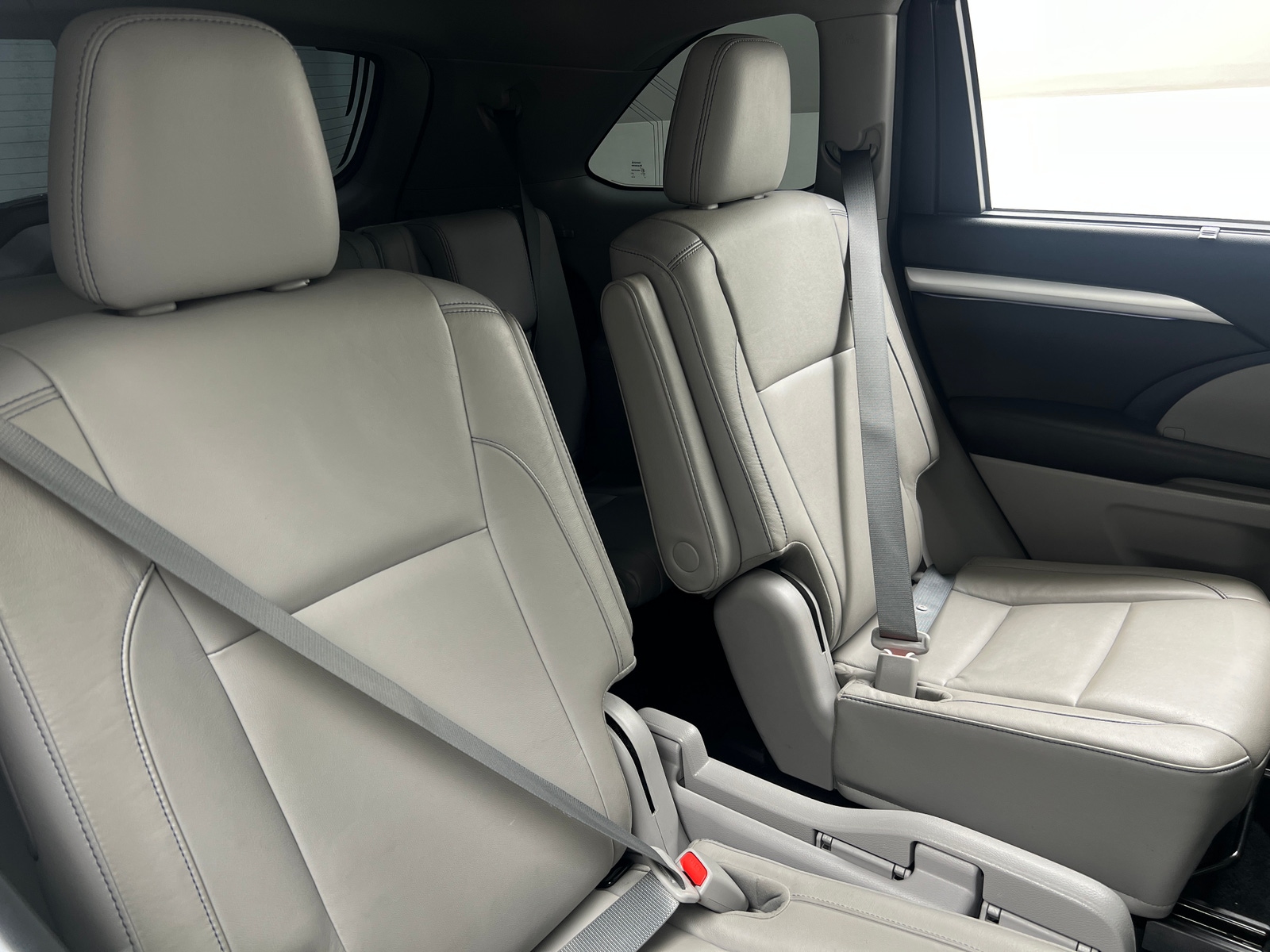 Thumbnail: 2017 Toyota Highlander - 5