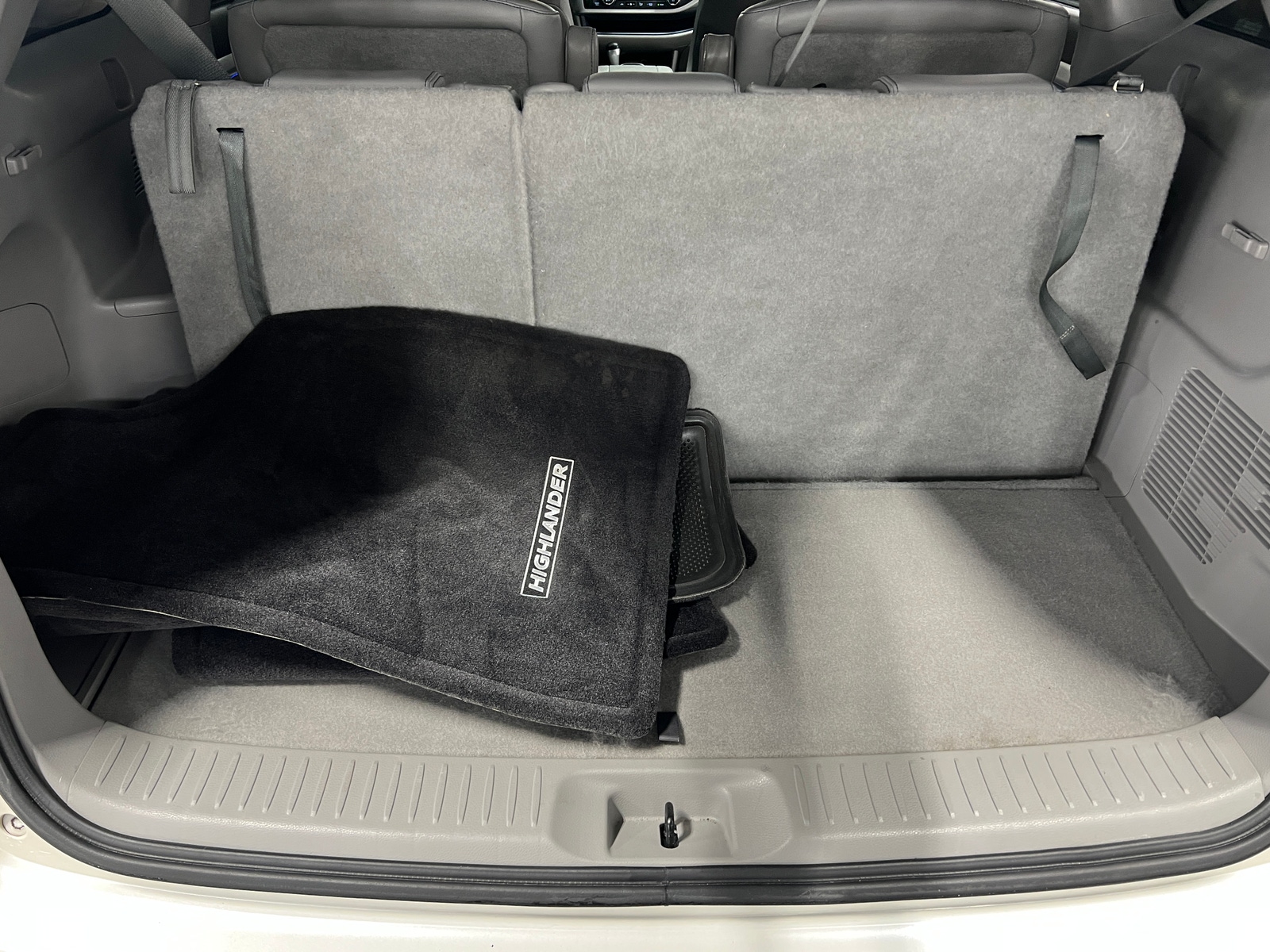 Thumbnail: 2017 Toyota Highlander - 6