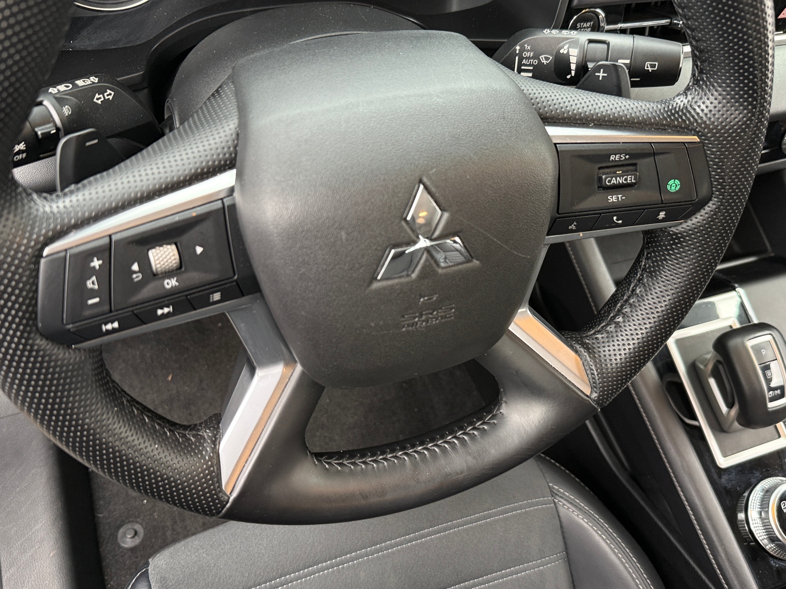 Thumbnail: 2024 Mitsubishi Outlander - 4