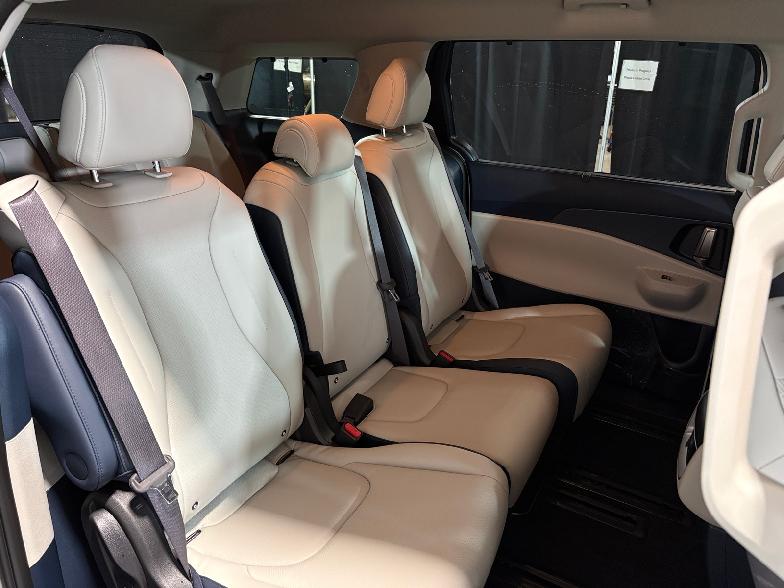 Thumbnail: 2025 Kia Carnival - 5