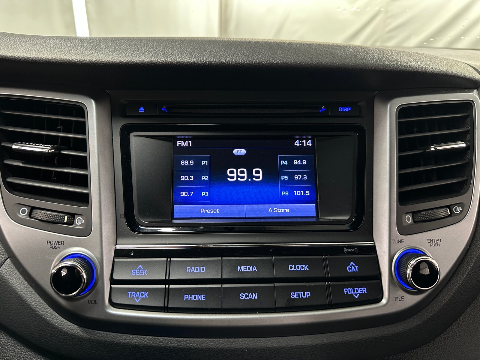 Thumbnail: 2017 Hyundai Tucson - 4