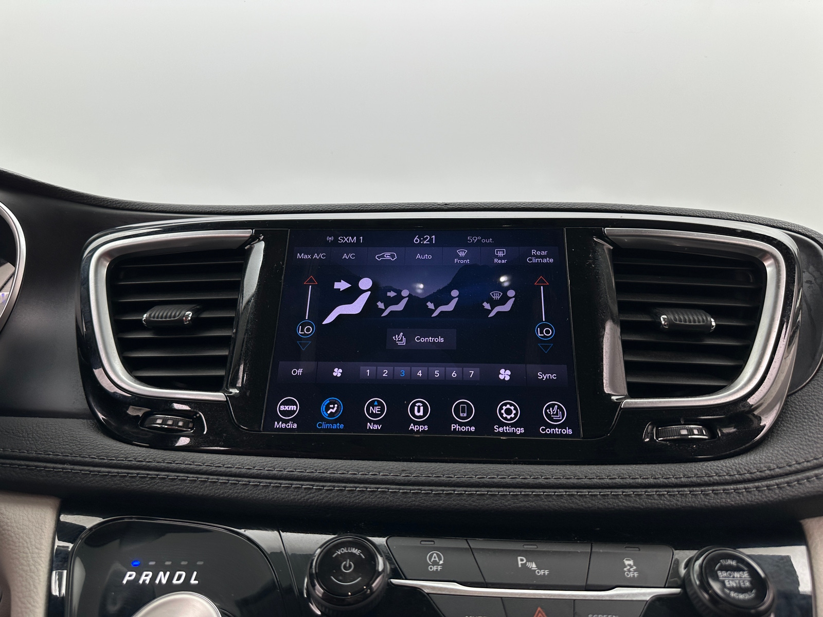 Thumbnail: 2020 Chrysler Pacifica - 3