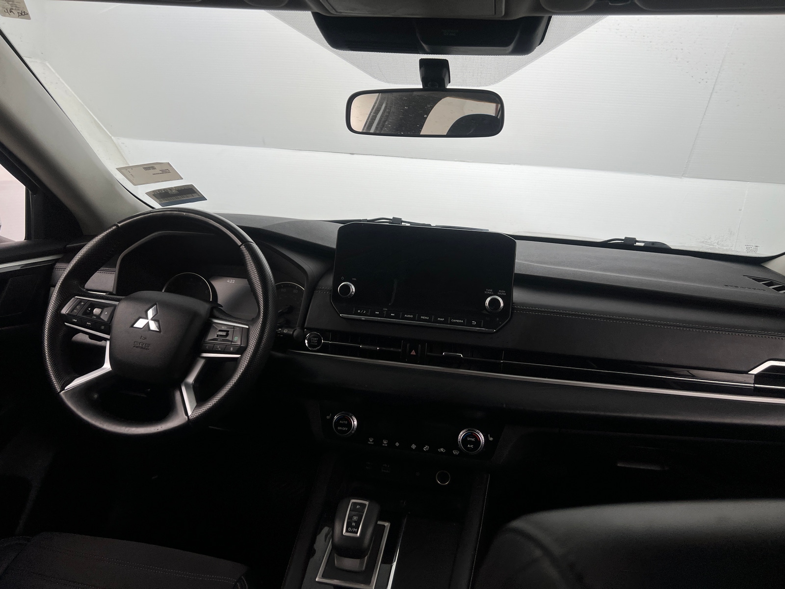 Thumbnail: 2022 Mitsubishi Outlander - 2