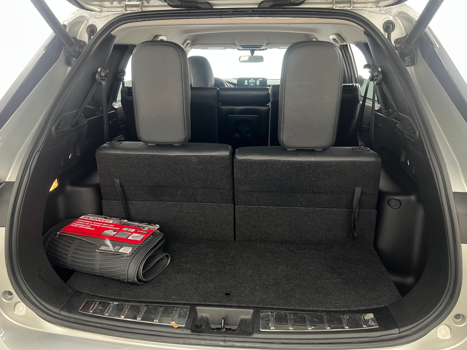 Thumbnail: 2022 Mitsubishi Outlander - 6