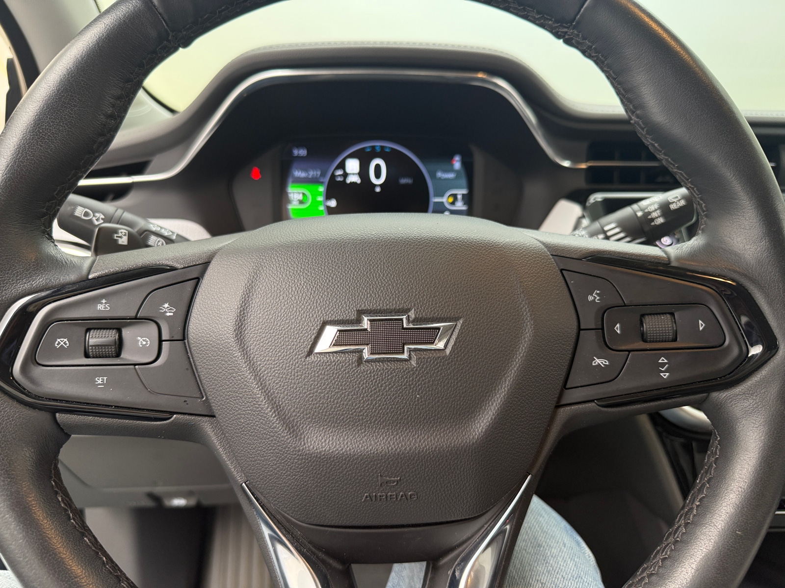 Thumbnail: 2023 Chevrolet Bolt EUV - 4