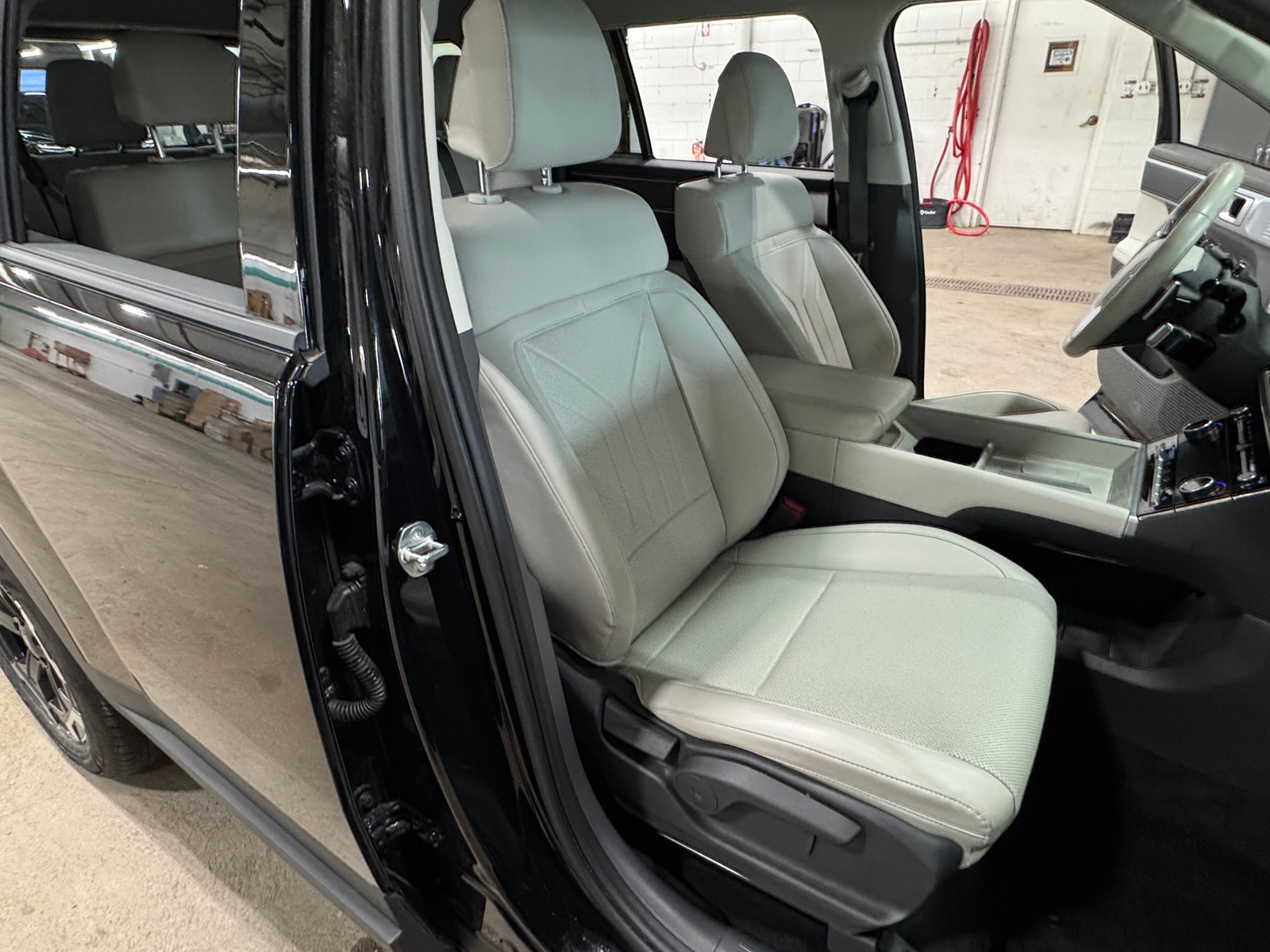 Thumbnail: 2025 Hyundai Santa Fe - 2