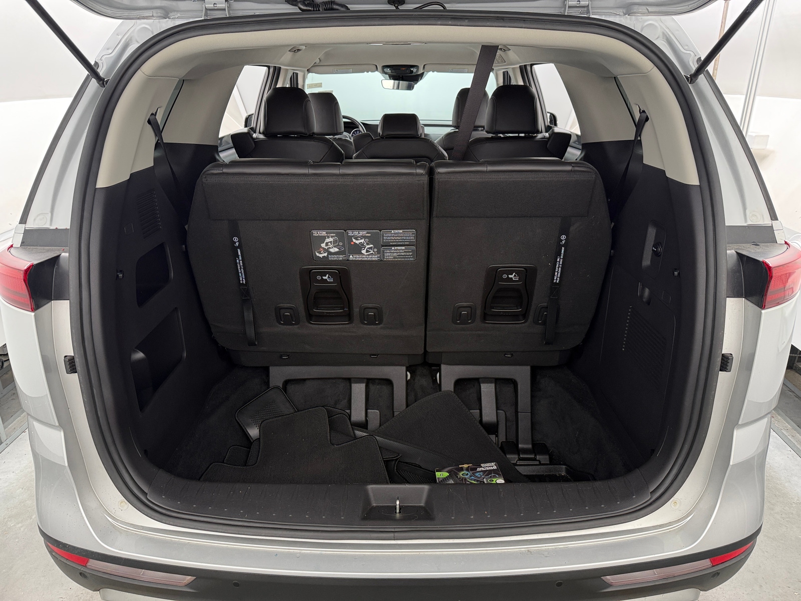 Thumbnail: 2022 Kia Carnival - 6