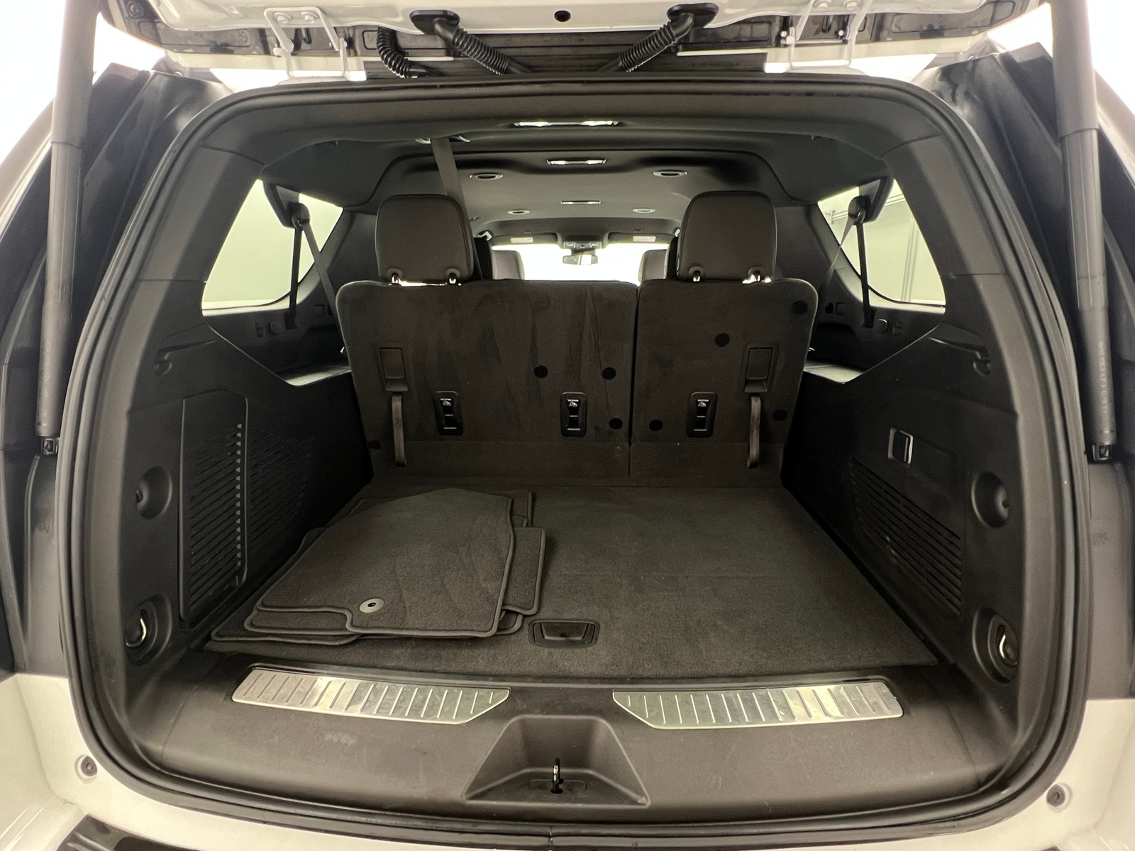 Thumbnail: 2023 Chevrolet Suburban - 6