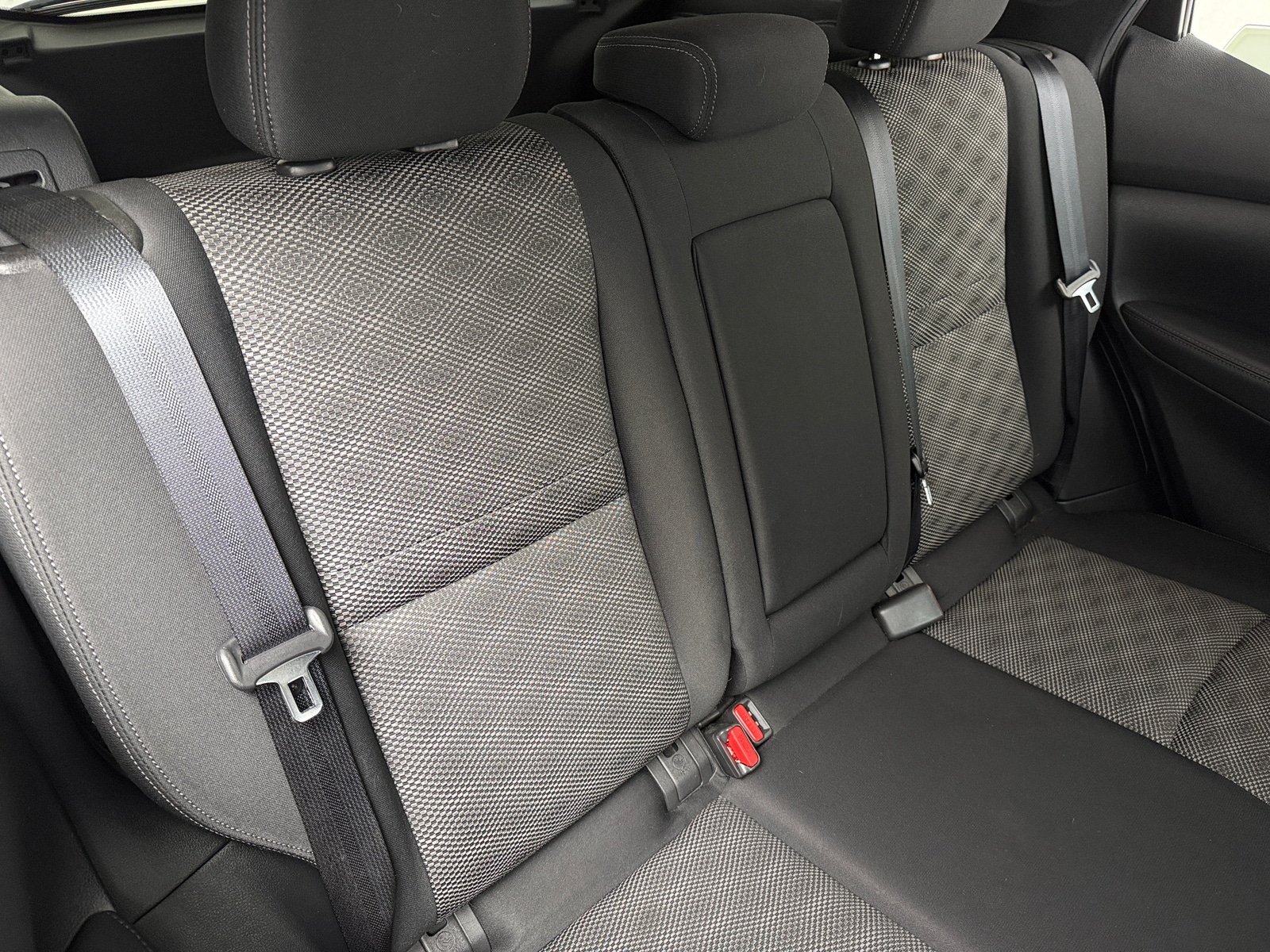 Thumbnail: 2017 Nissan Rogue Sport - 6