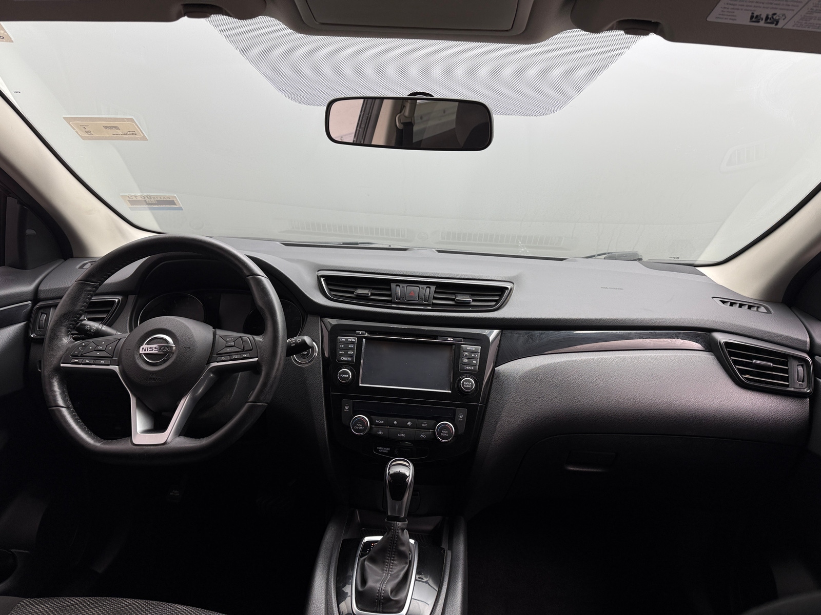 Thumbnail: 2017 Nissan Rogue Sport - 3