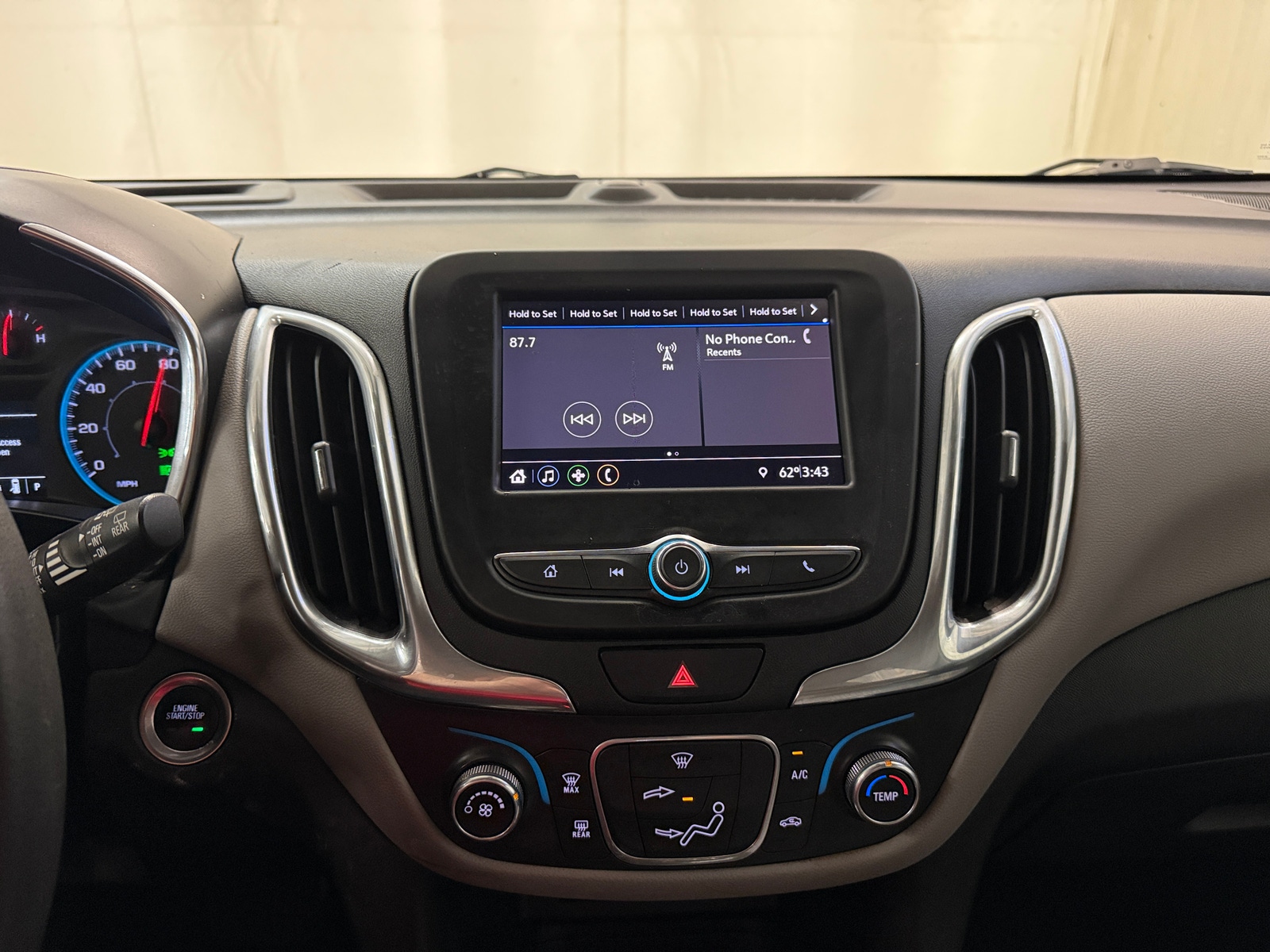 Thumbnail: 2020 Chevrolet Equinox - 4