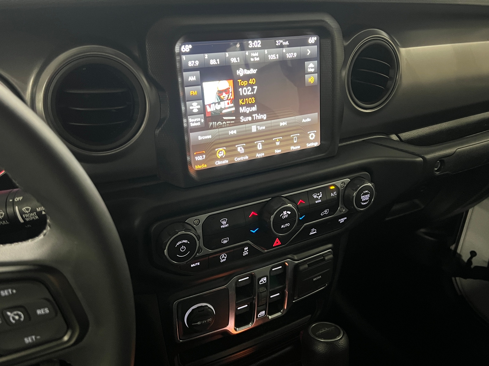 Thumbnail: 2023 Jeep Gladiator - 4