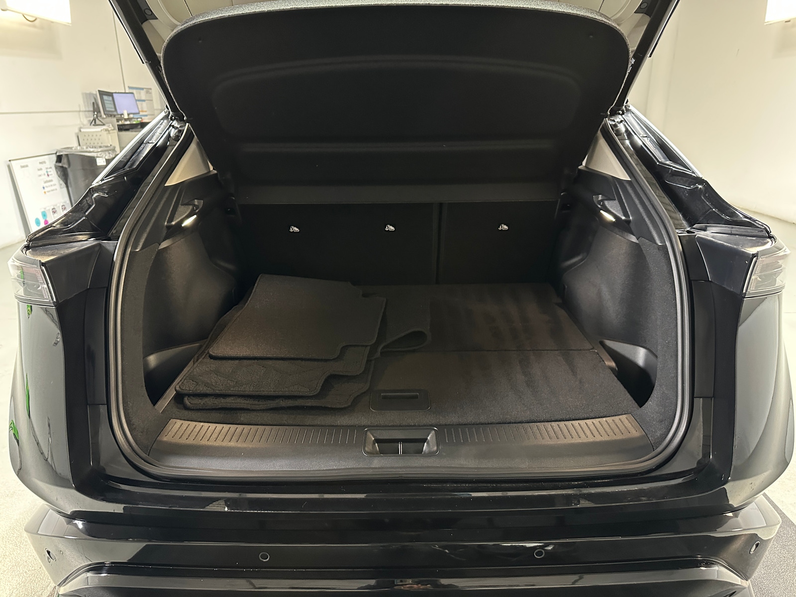 Thumbnail: 2023 Nissan Ariya - 6