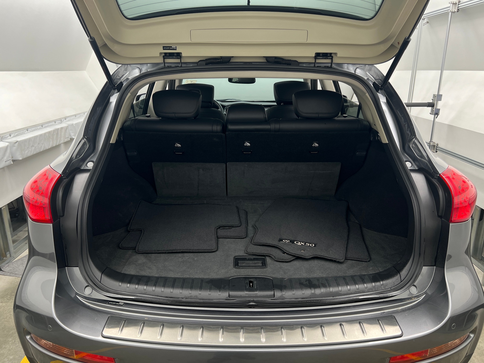 Thumbnail: 2017 INFINITI QX50 - 6