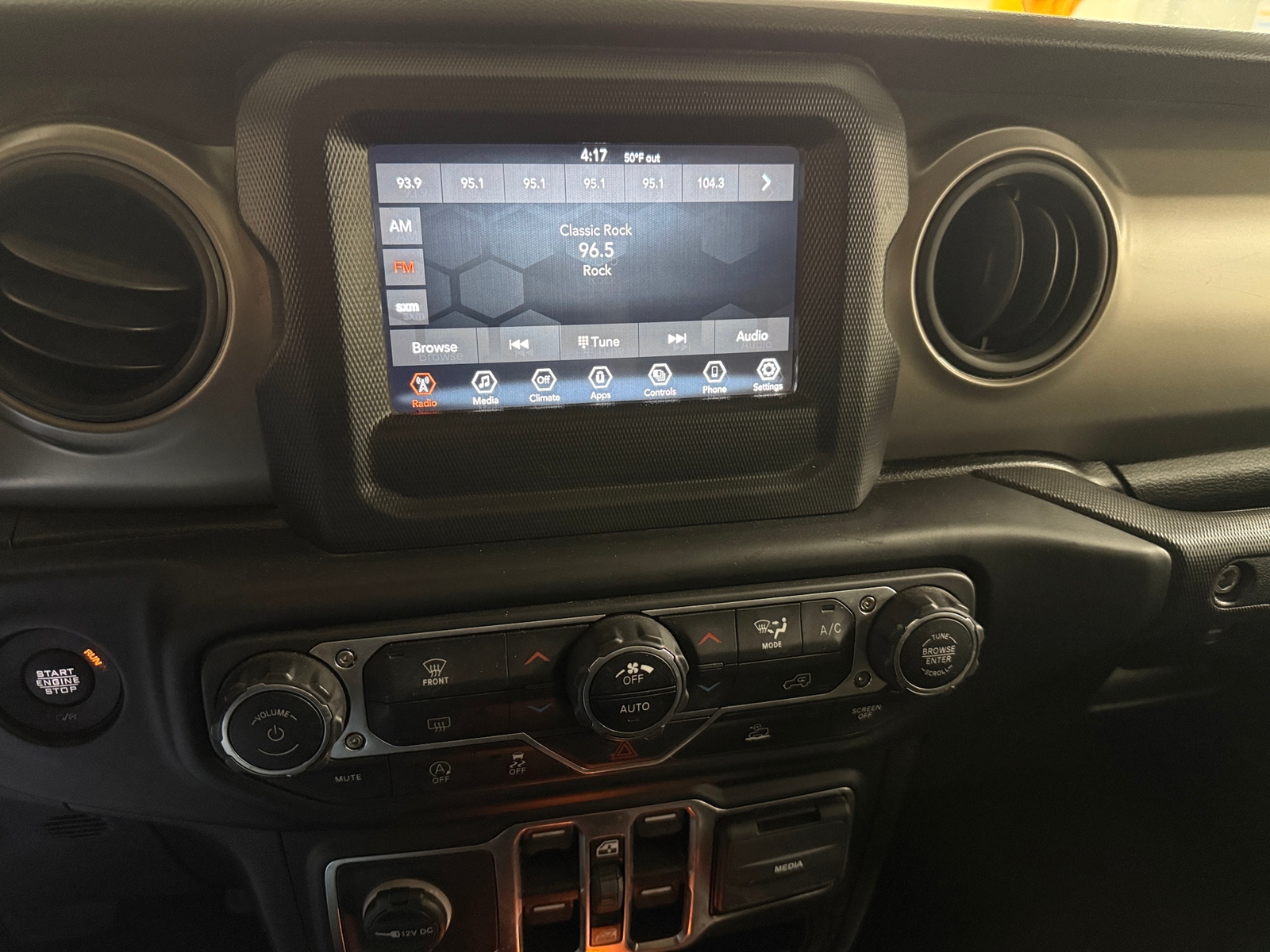 Thumbnail: 2021 Jeep Gladiator - 4