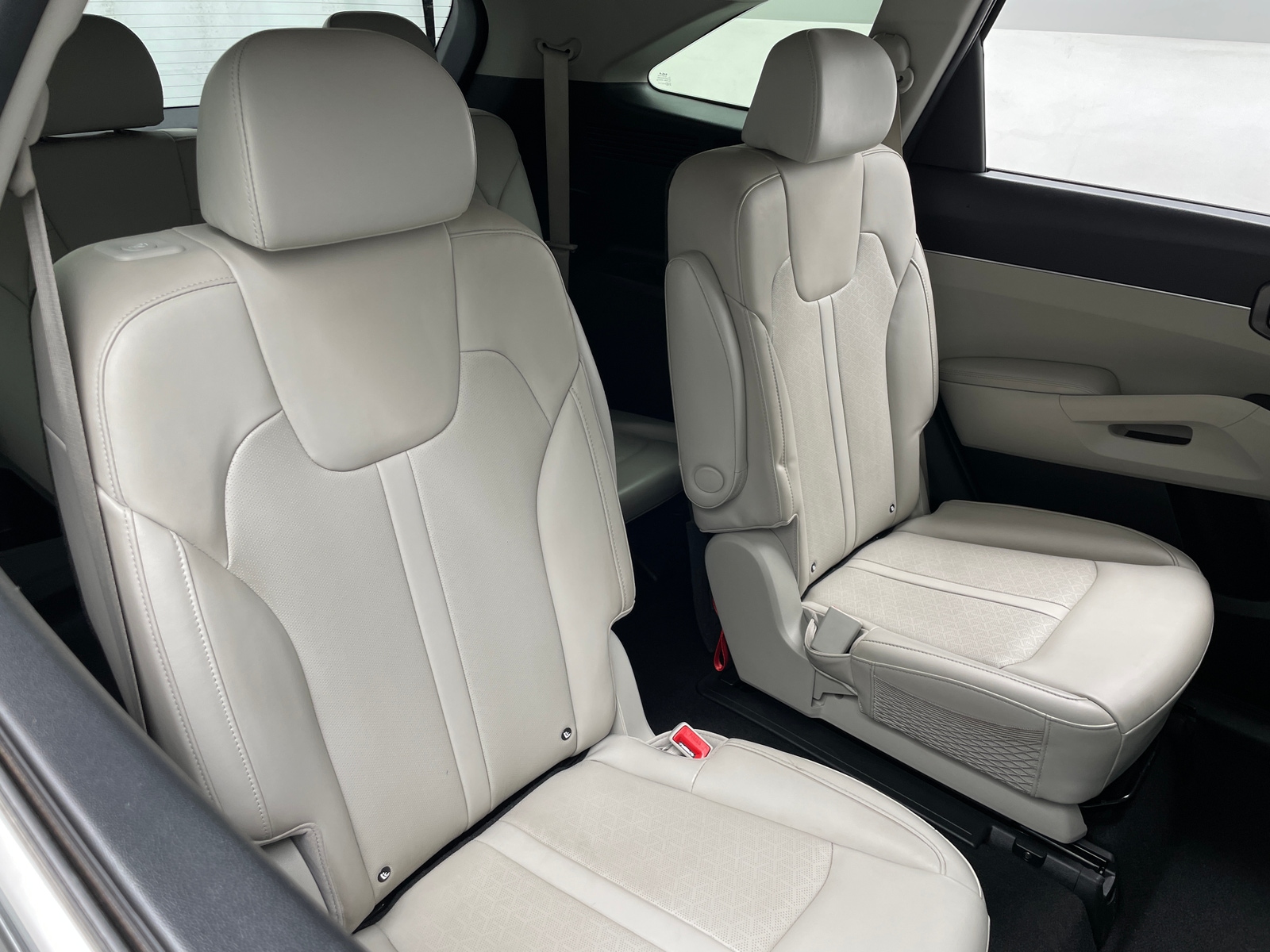 Thumbnail: 2023 Kia Sorento - 5