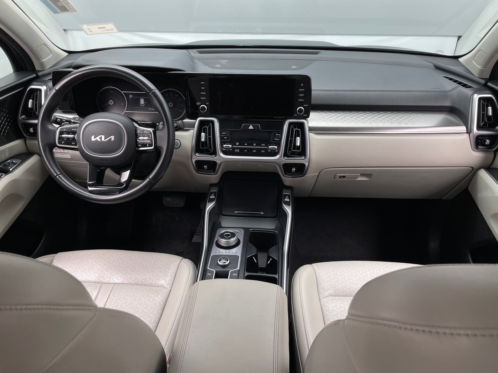 Thumbnail: 2023 Kia Sorento - 2