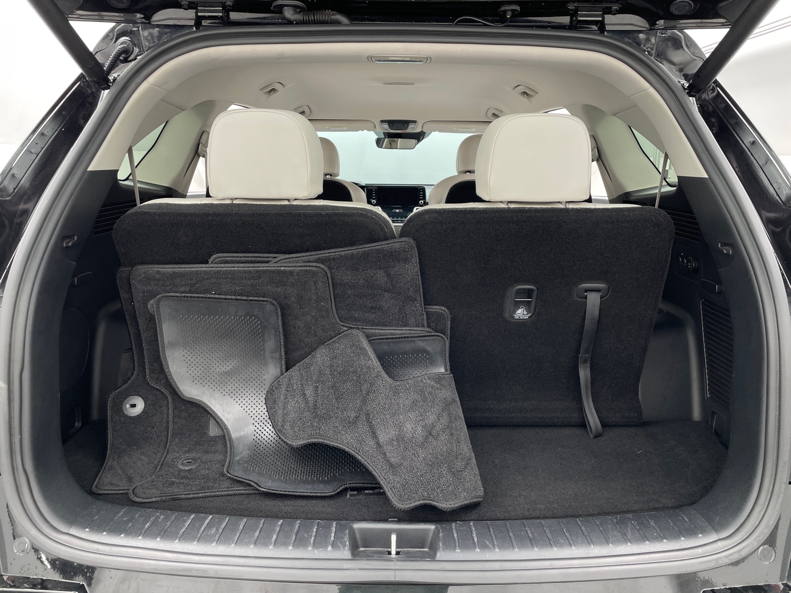 Thumbnail: 2023 Kia Sorento - 6