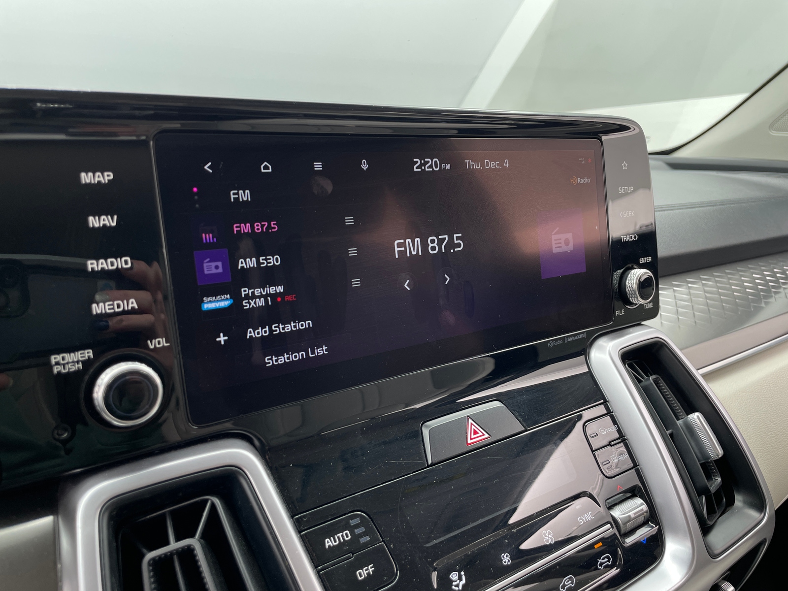 Thumbnail: 2023 Kia Sorento - 3