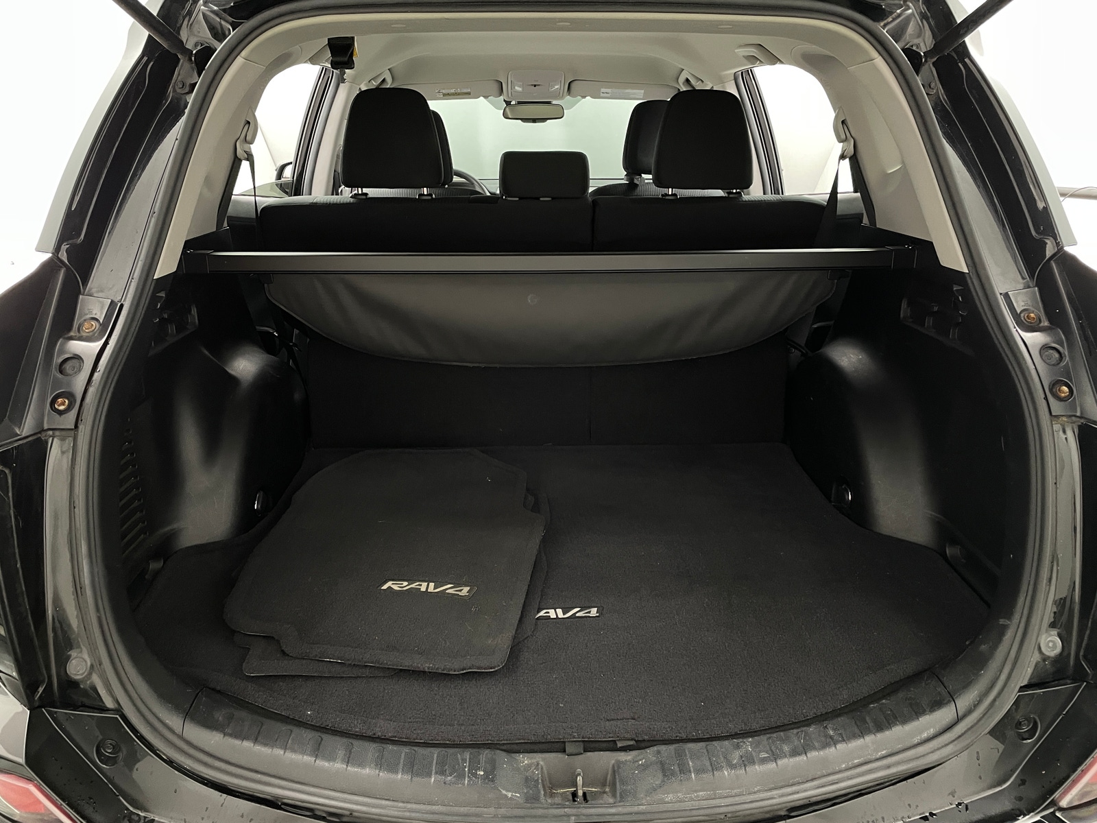 Thumbnail: 2017 Toyota RAV4 - 7