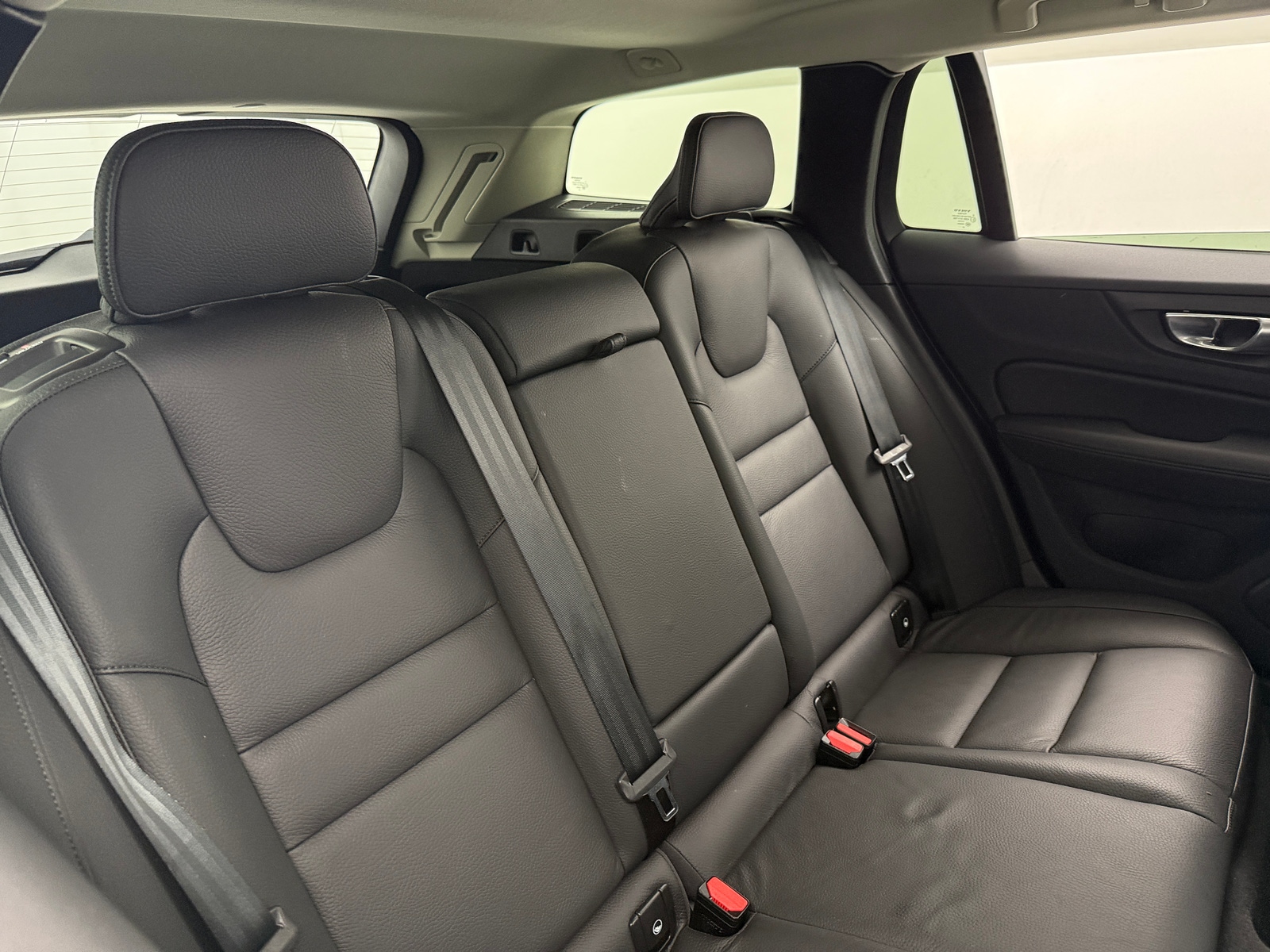 Thumbnail: 2025 Volvo V60 - 5