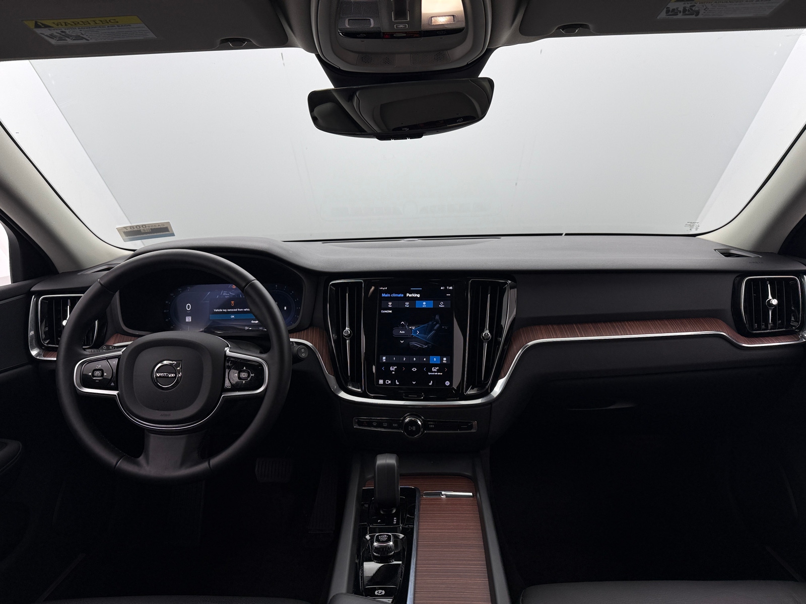 Thumbnail: 2025 Volvo V60 - 2