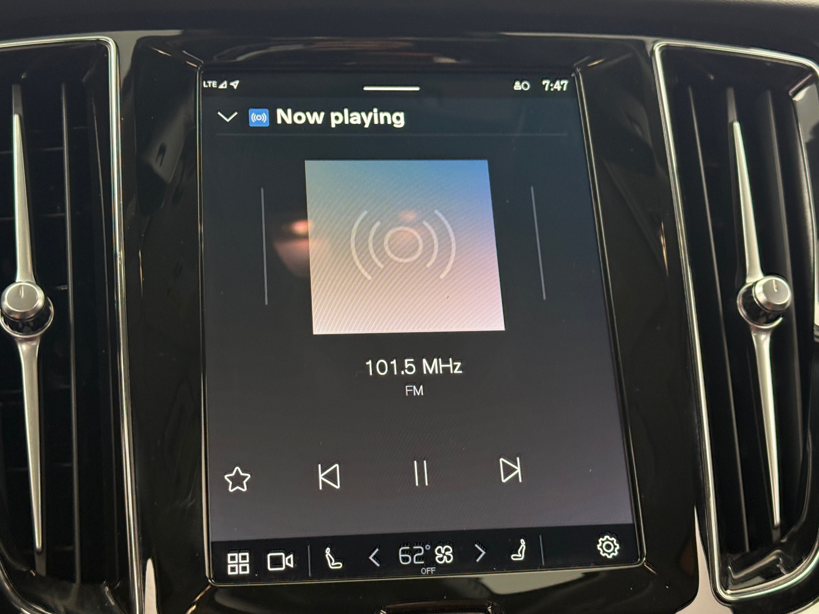 Thumbnail: 2025 Volvo V60 - 3