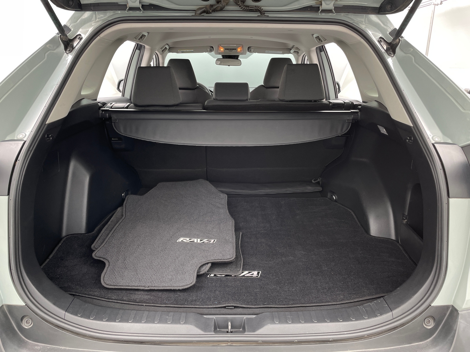 Thumbnail: 2020 Toyota RAV4 - 7